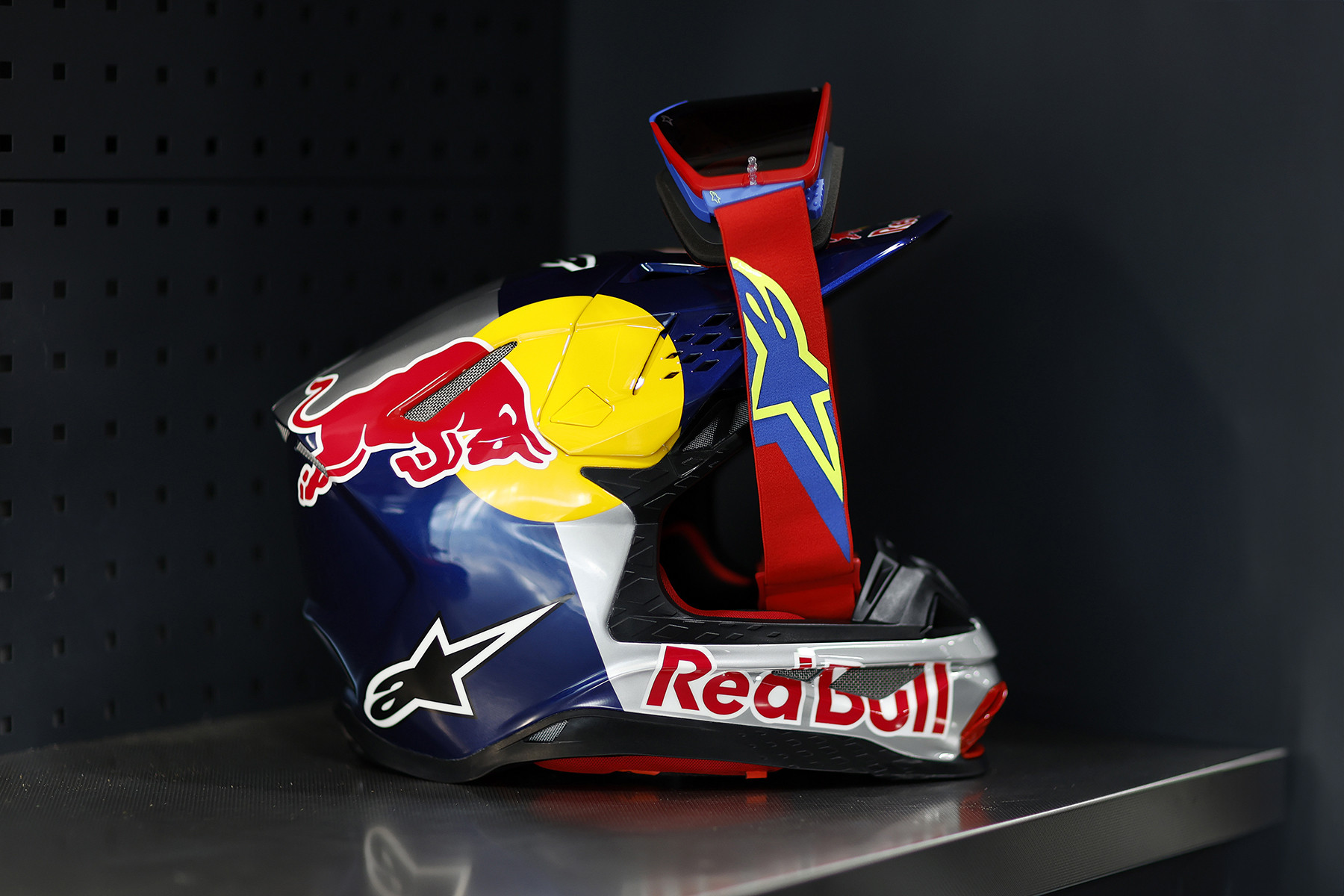 Alpinestar_Goggle_1800x1200_Web_1