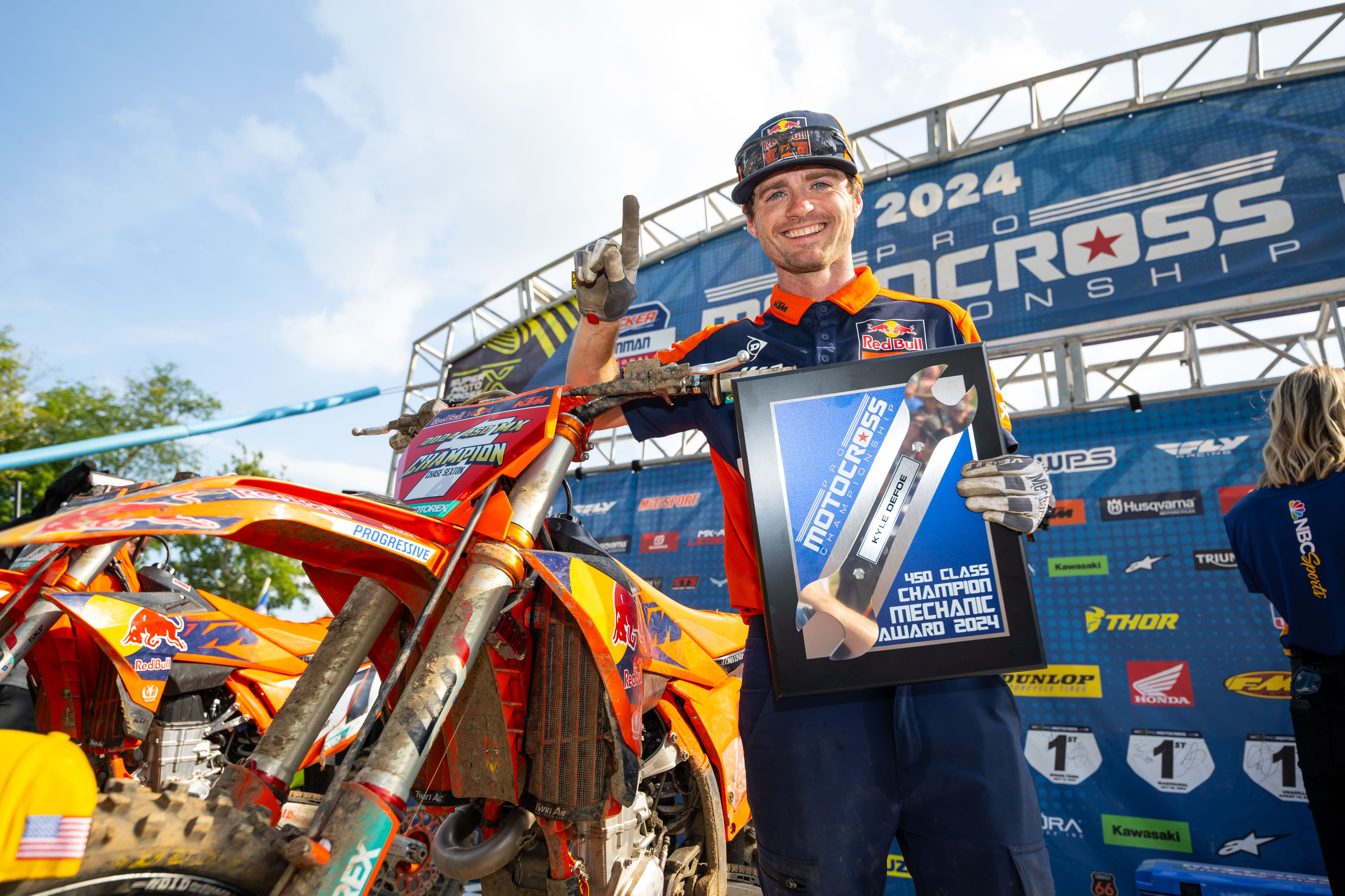 Kyle Defoe (mechanic for Sexton