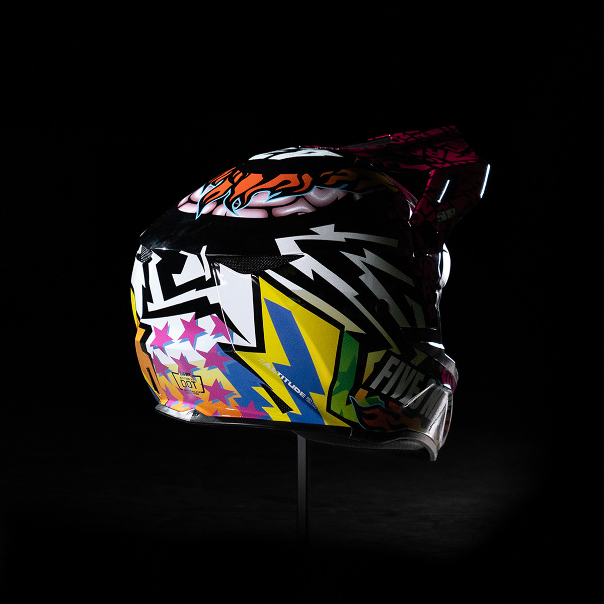 509_W25_KB43VER_Helmet.04