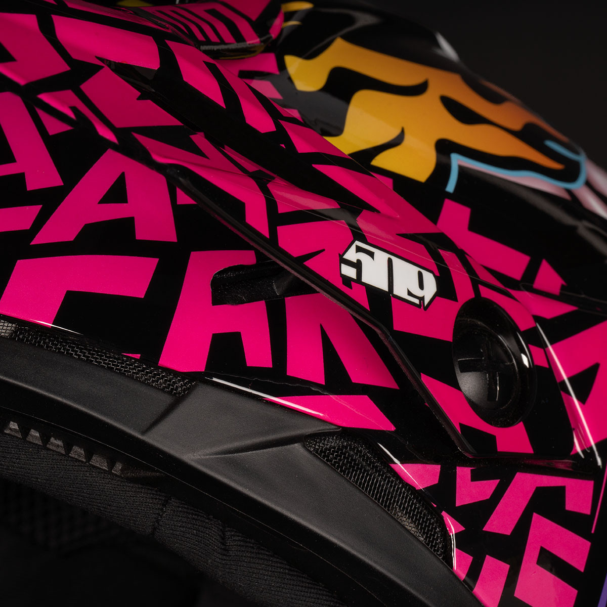 509_W25_KB43VER_Helmet.06