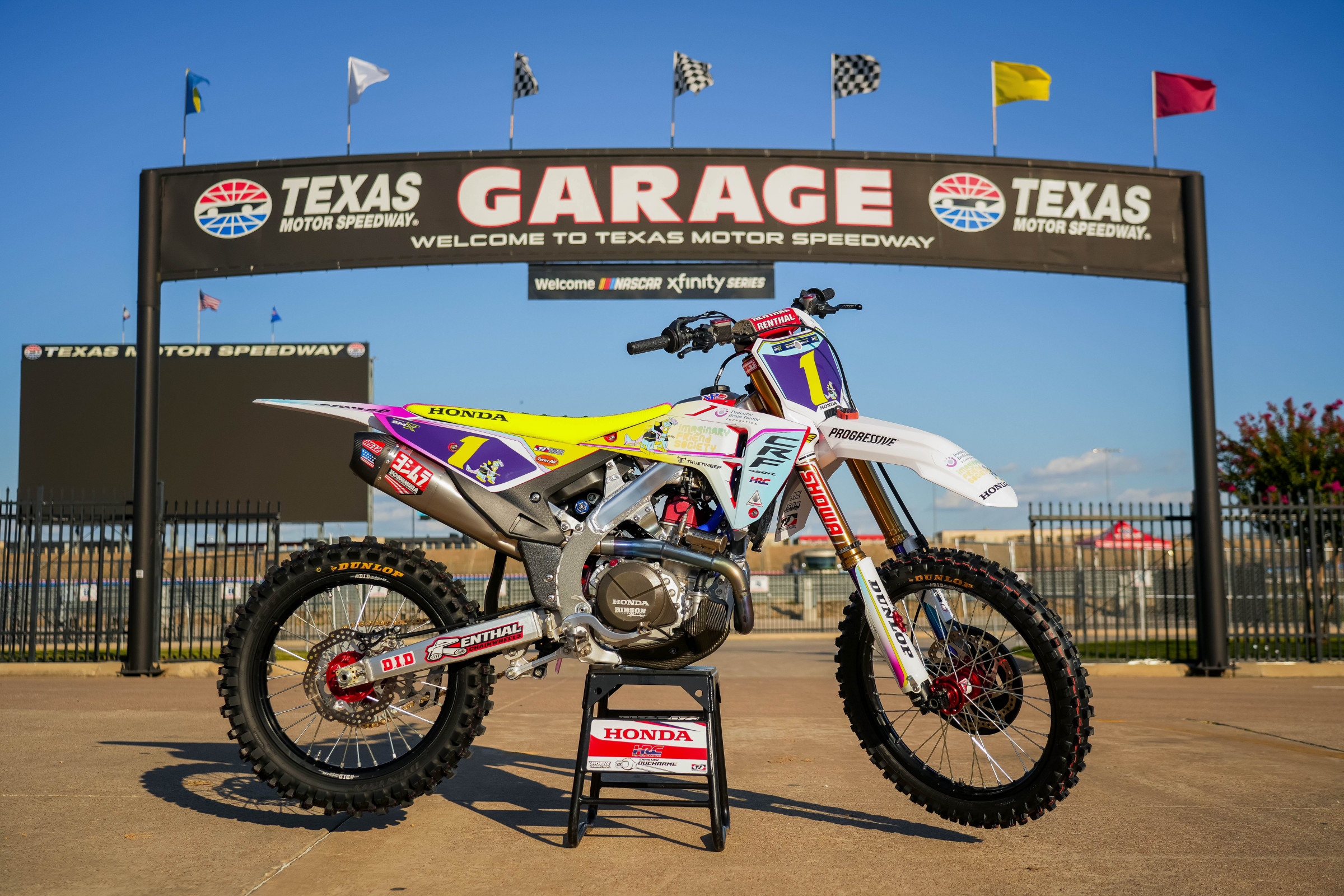 Honda HRC Progressive, Pediatric Brain Tumor Foundation Team up at SMX Playoff 2