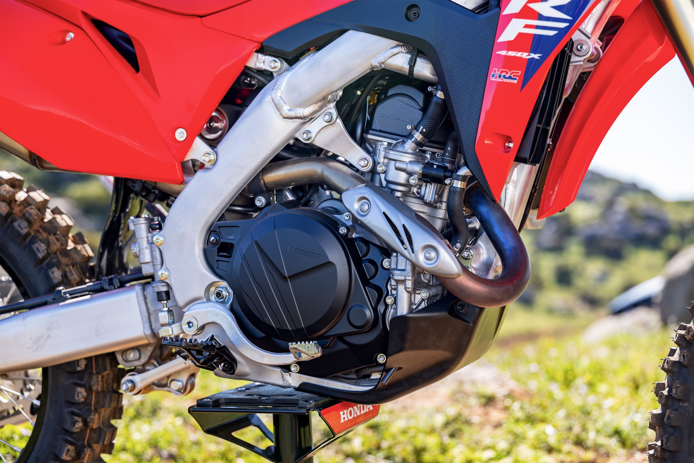 CRF450X_MY25_00645_rt_medres-2