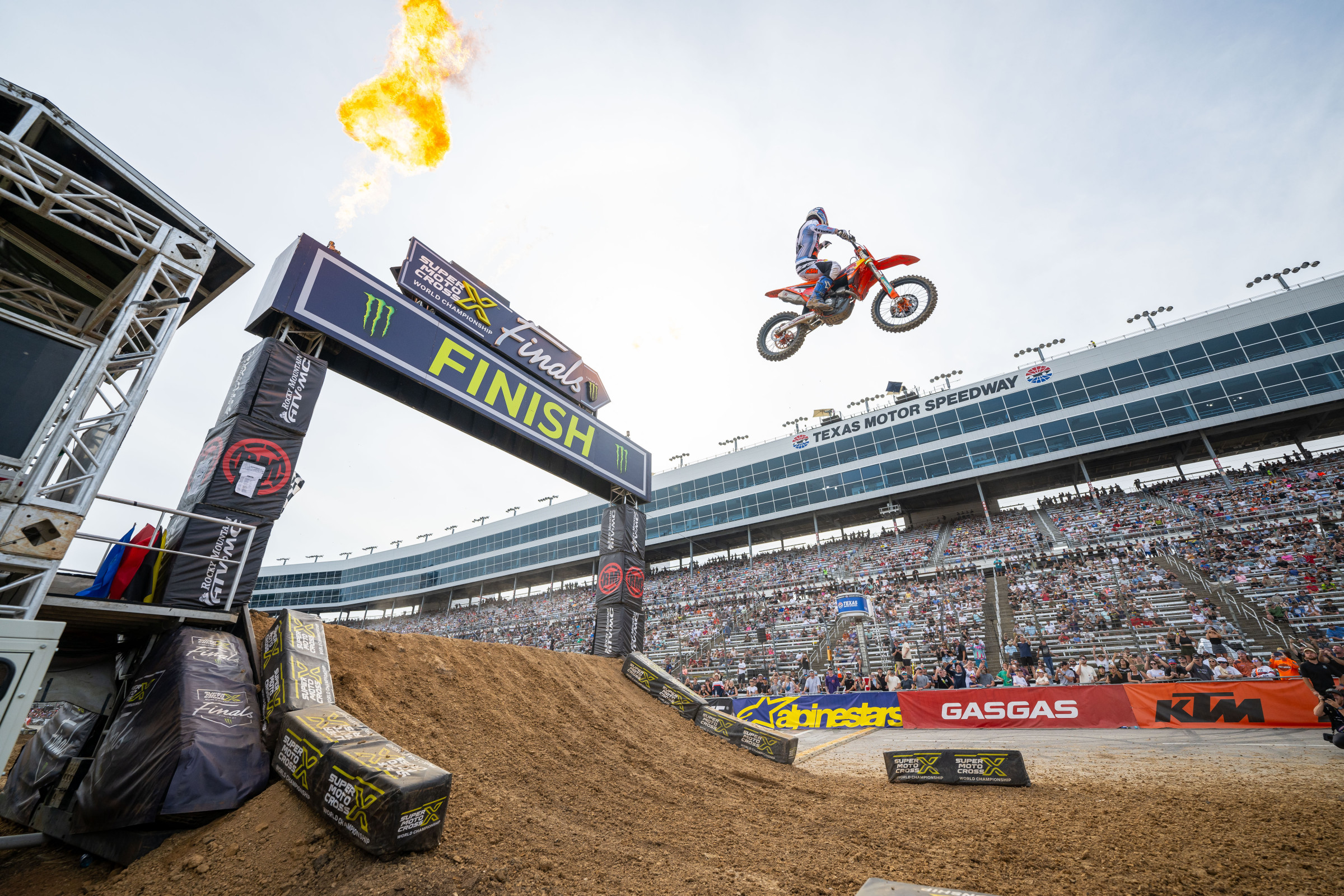 Chase Sexton dominated the second 450 moto.