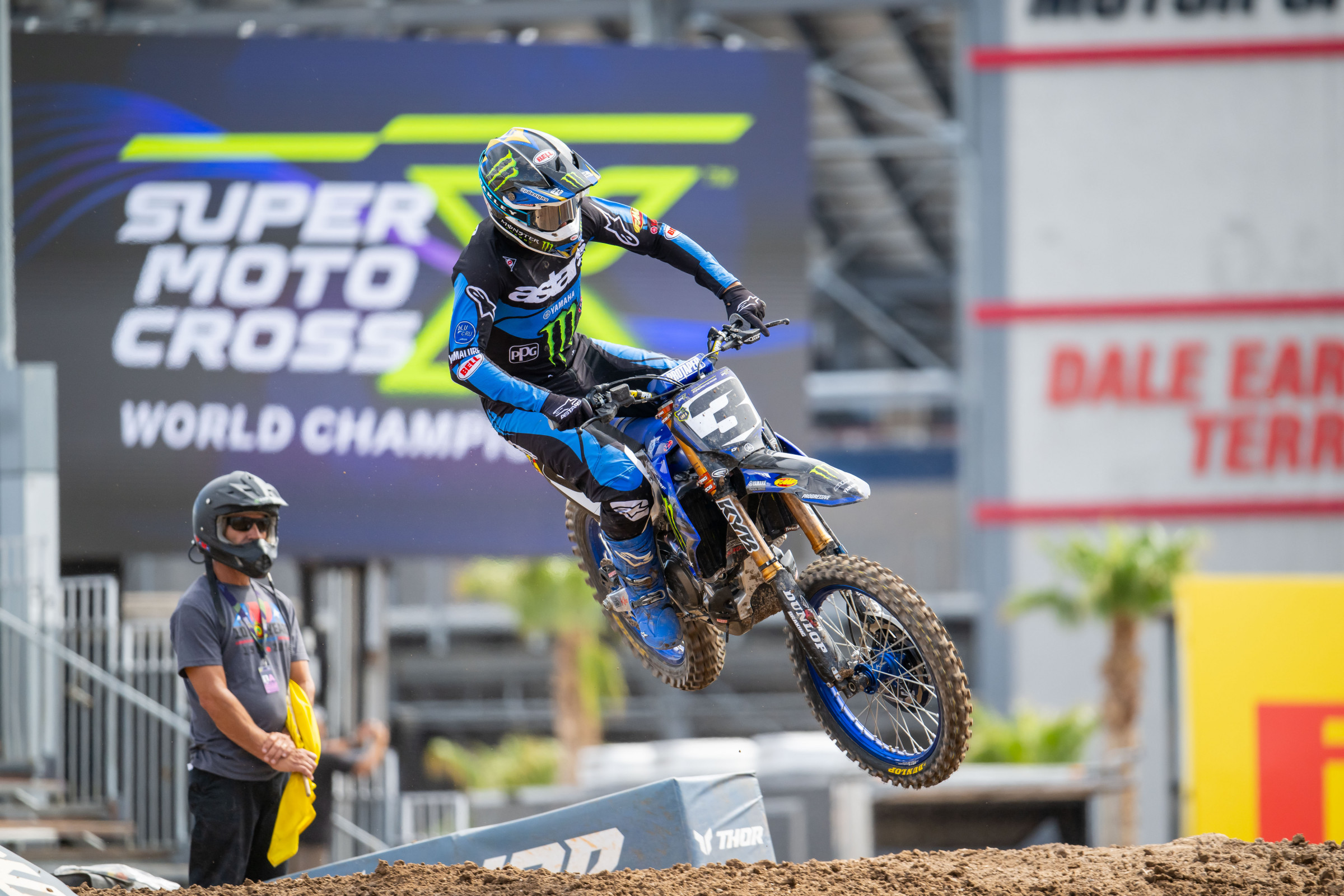 Eli Tomac had a crash during qualifying but he got back up and rejoined the session.