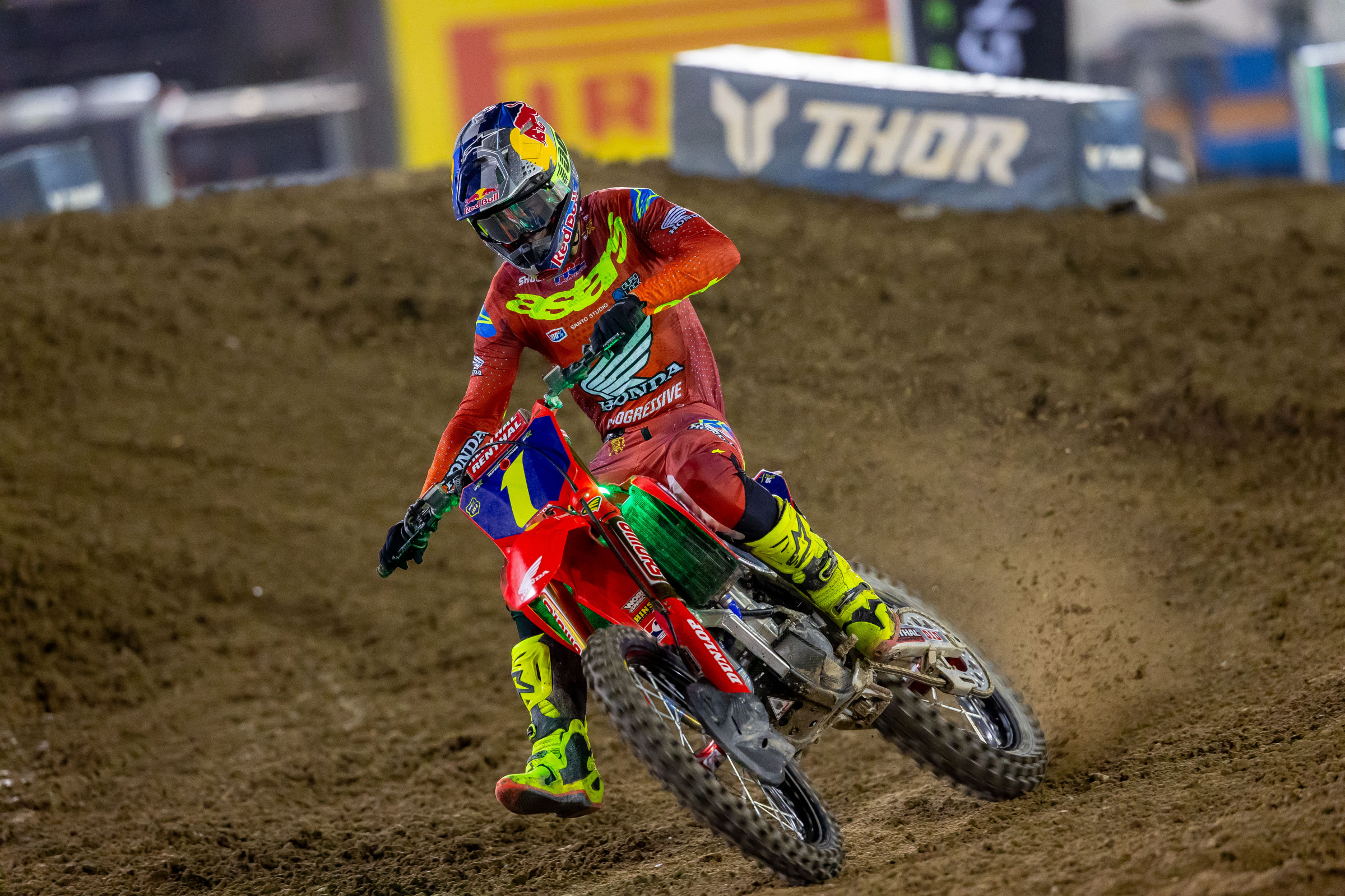 Jett Lawrence went 1-1 in Vegas to earn another consecutive 450 SMX championship.