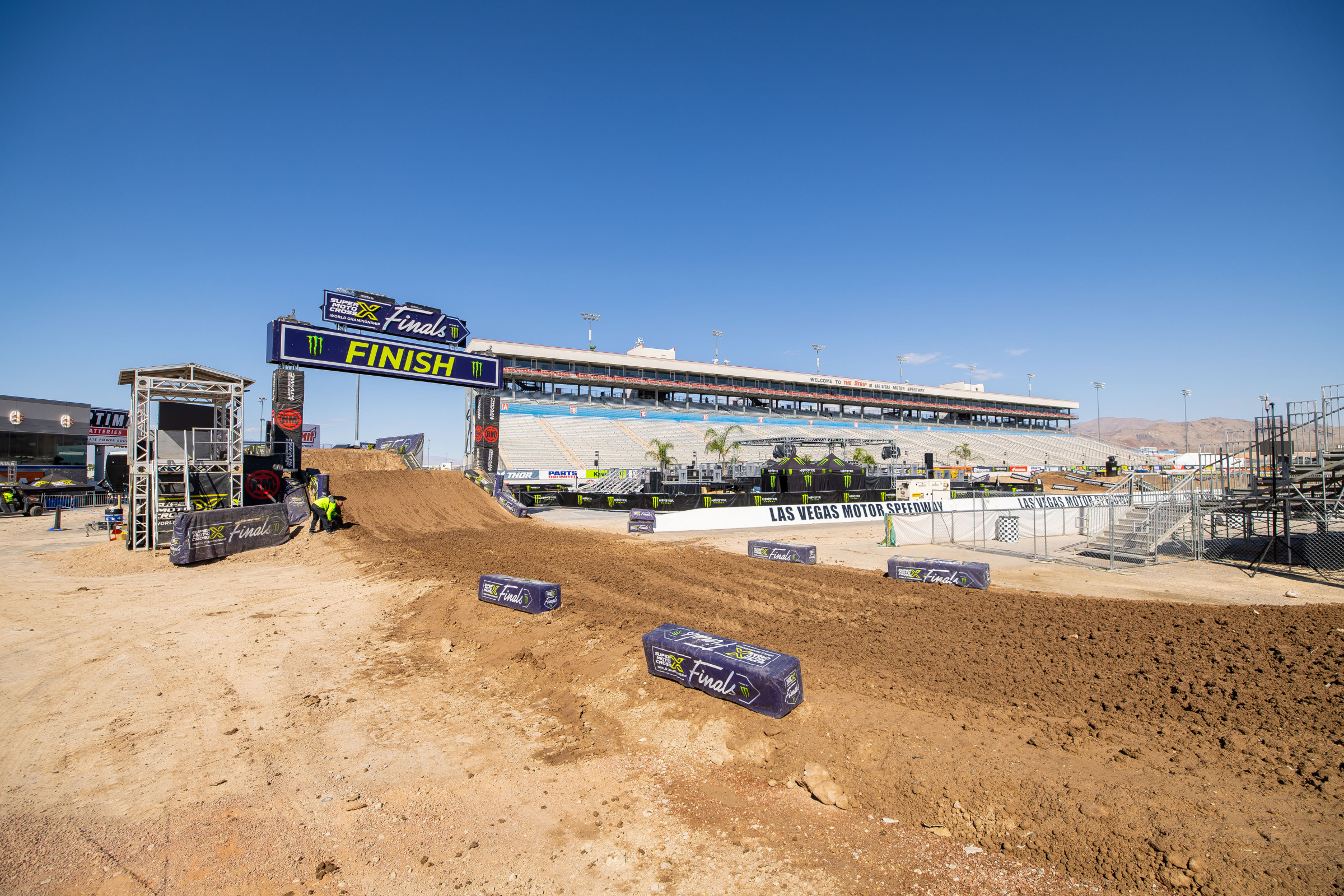 The dirt in Las Vegas offered more traction than the dirt in Texas.