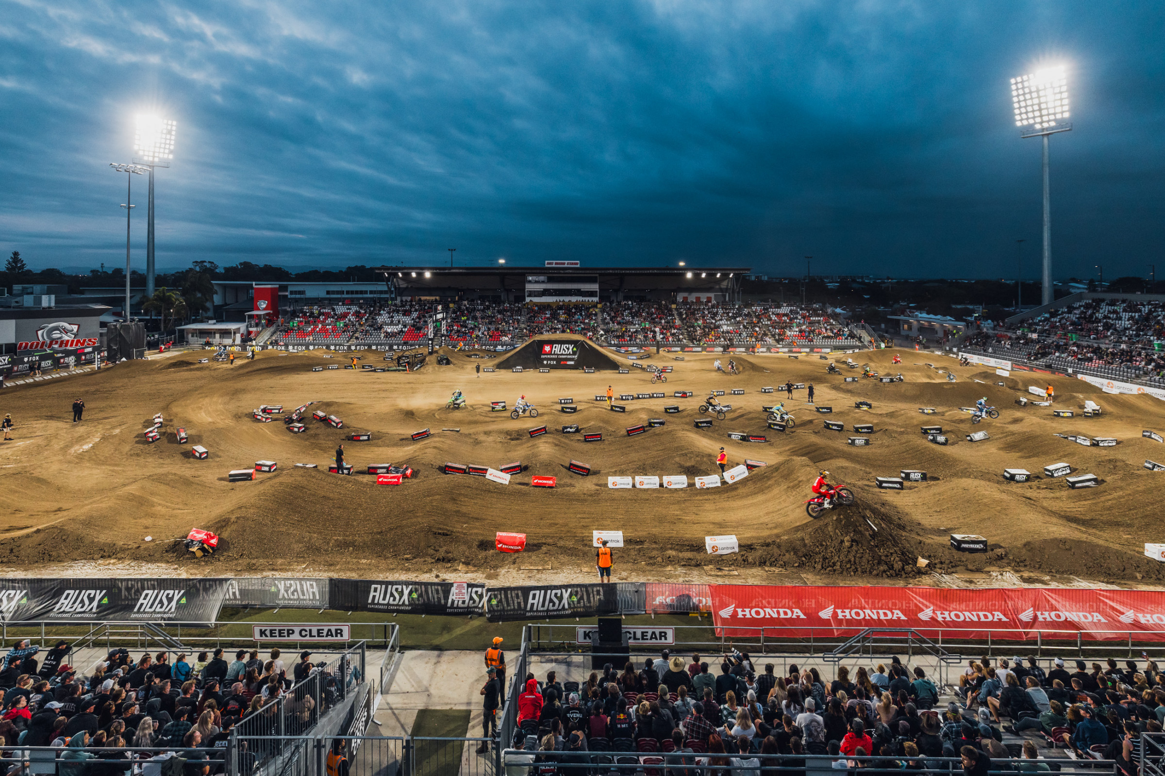 296511_ausxsundayselects-72