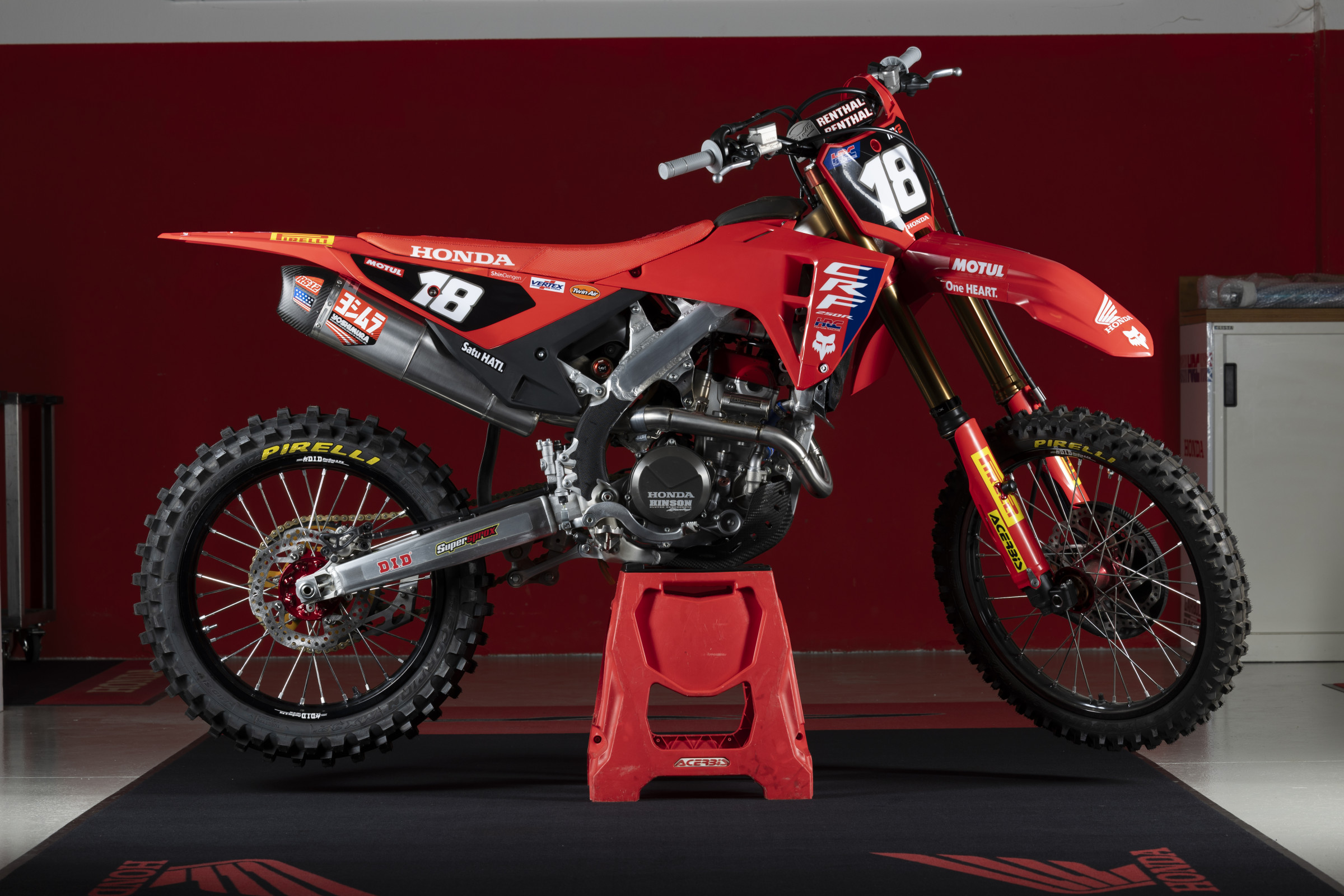 Valerio Lata's #18 Honda CRF250R.