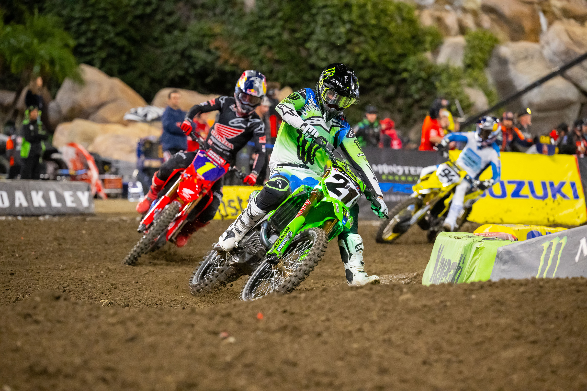 Jett Lawrence and Jason Anderson battled in their heat race, and in the main event.