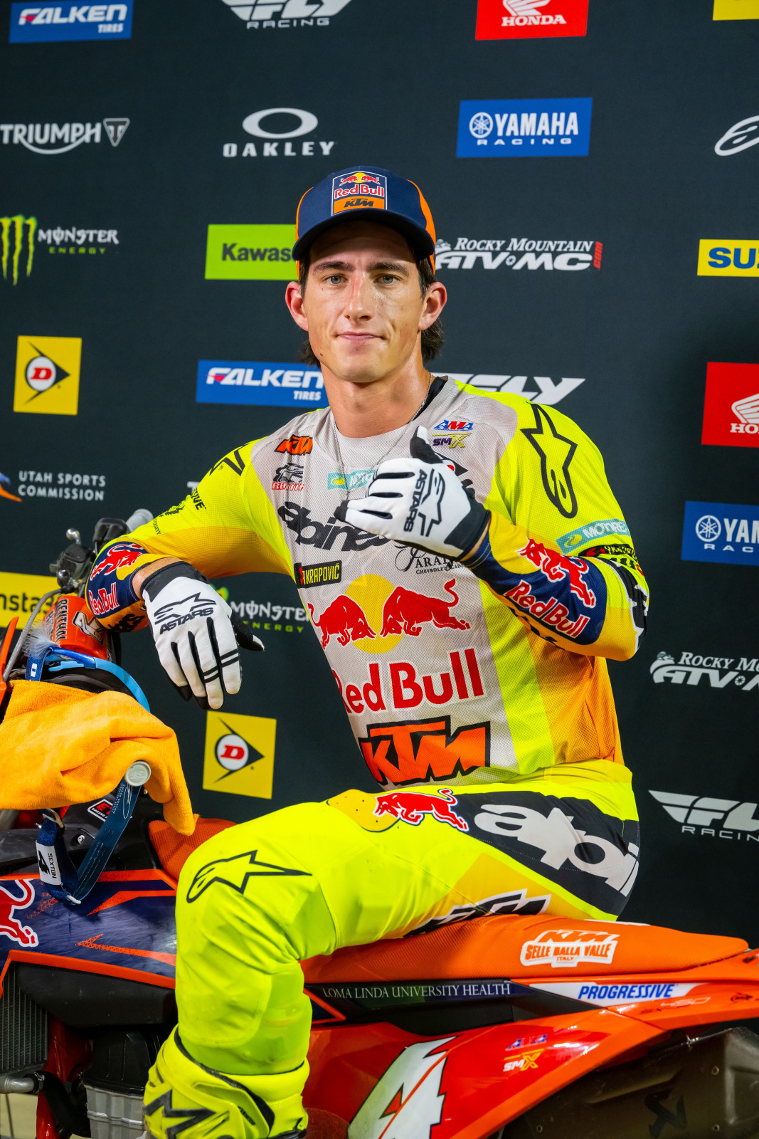 A bright Chase Sexton tops the 450SX qualifying in Michigan.