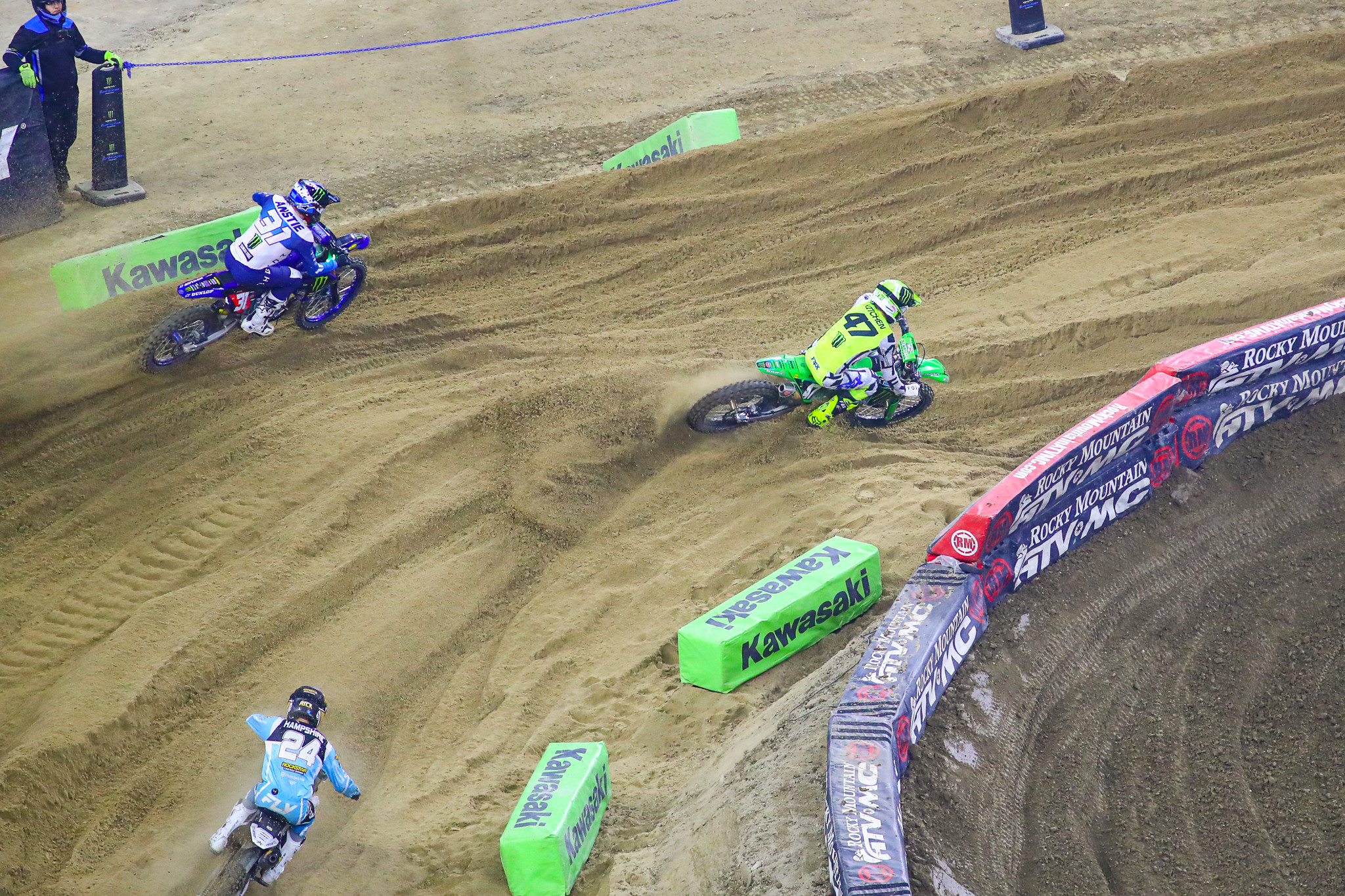 Anstie went outside and Kitchen went inside.