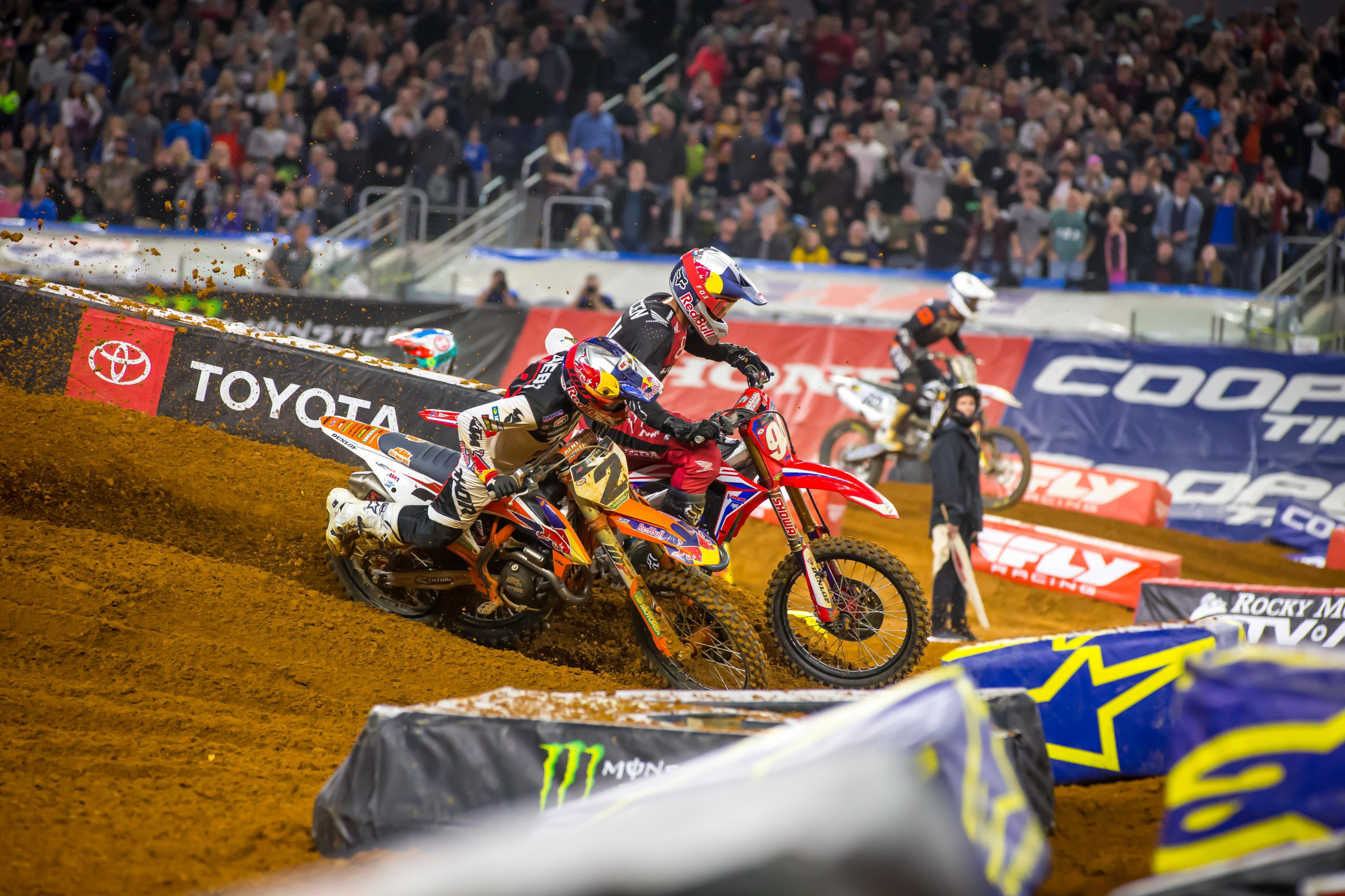 That final turn at the 2019 Arlington SX between Cooper Webb and Ken Roczen....