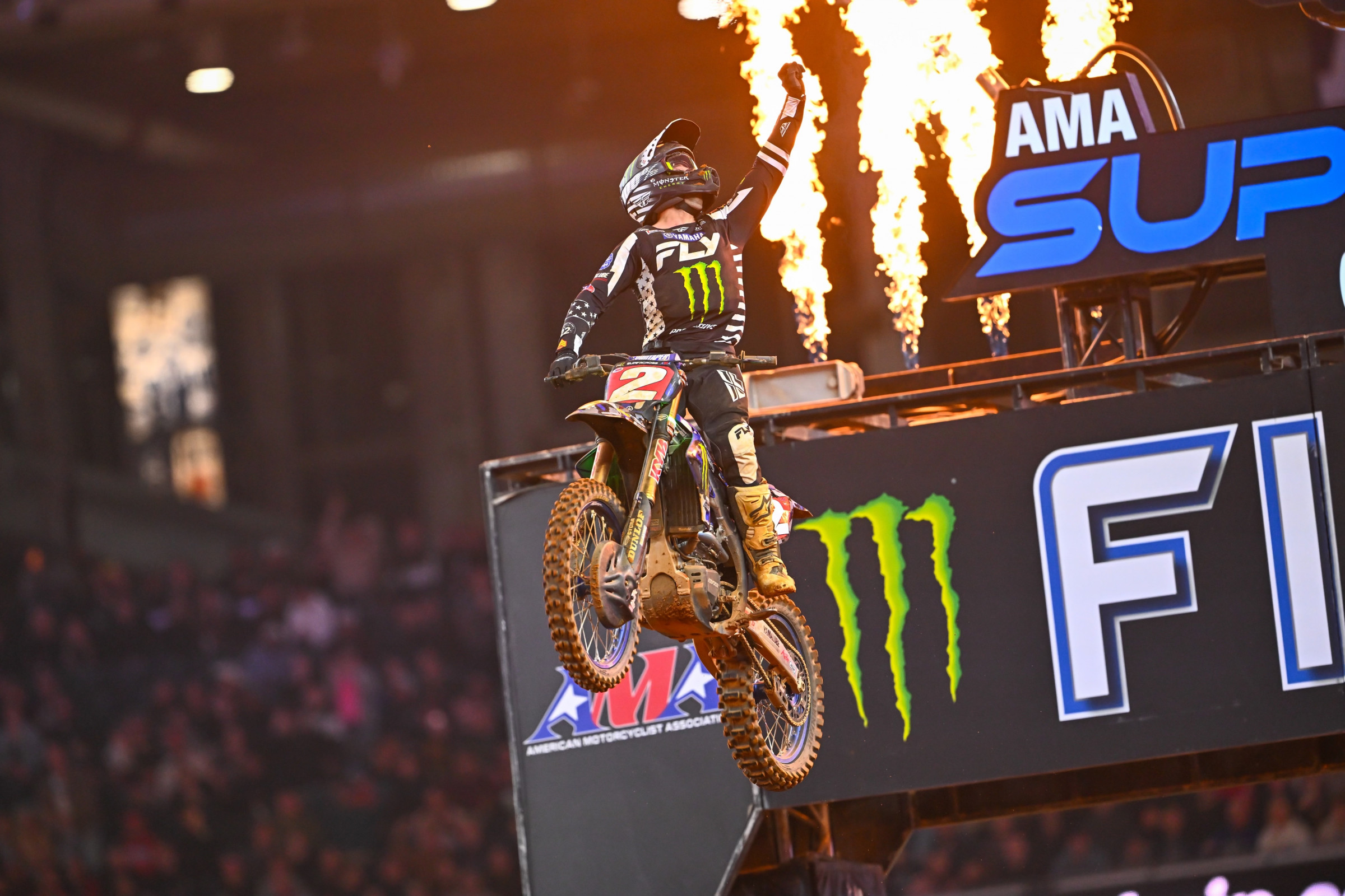 Cooper Webb goes 6-1-1 and after a late mistake from Chase Sexton in the final race, Webb takes the overall win! His seventh win in AT&T Stadium in the last nine 450SX races in that venue.
