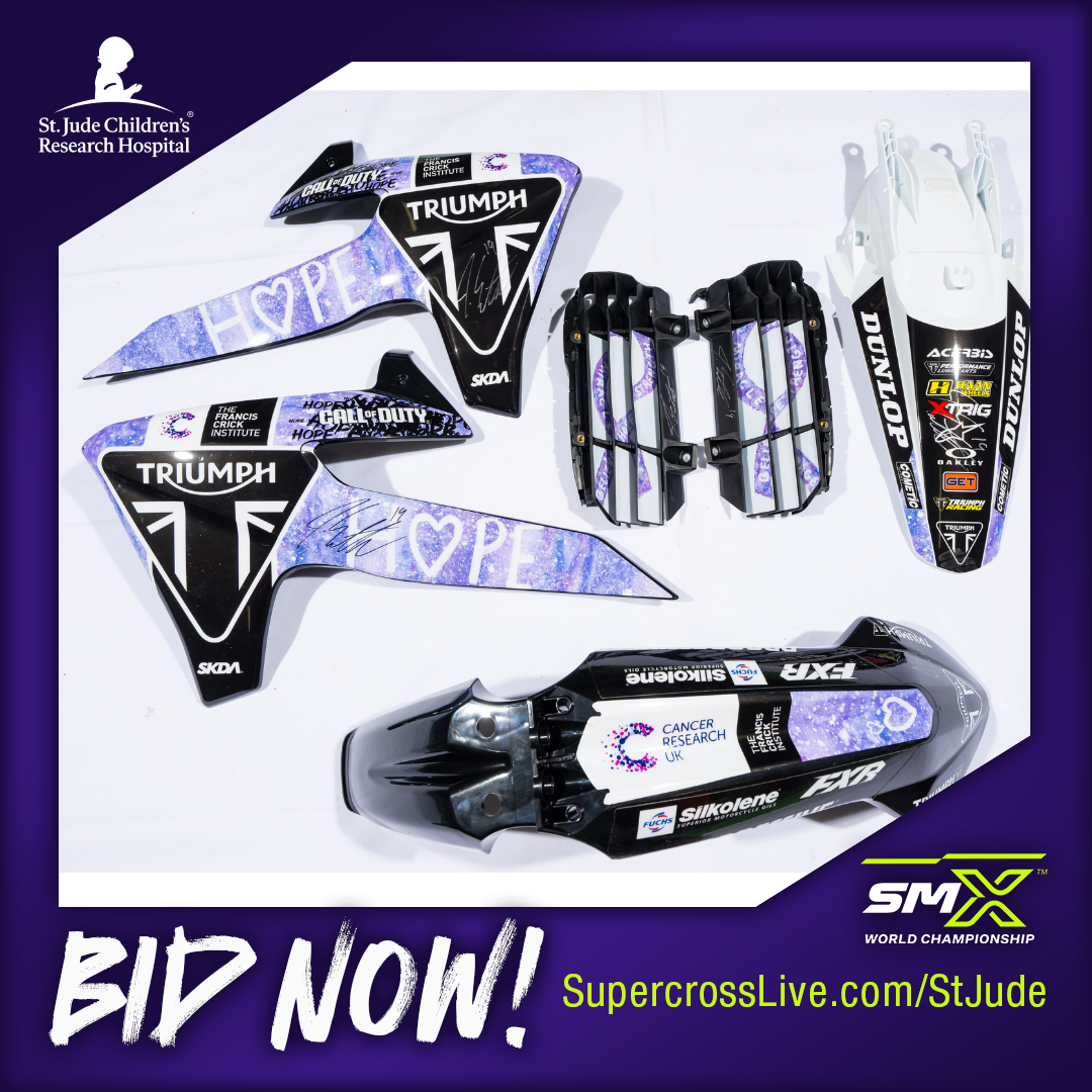 4360_ Jordon Smith #19 Autographed Triumph Plastics Set