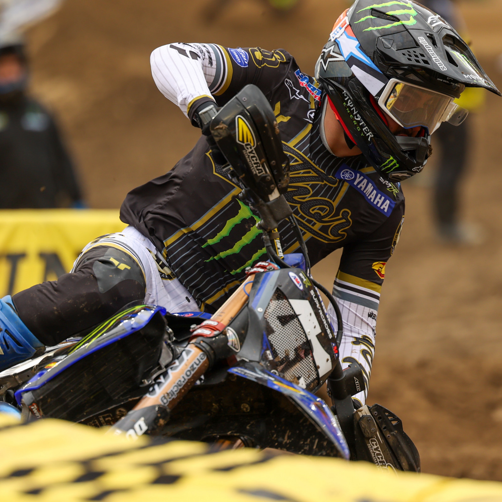 0DE23FF2-ADF4-4D00-95C9-EB7065063BE6