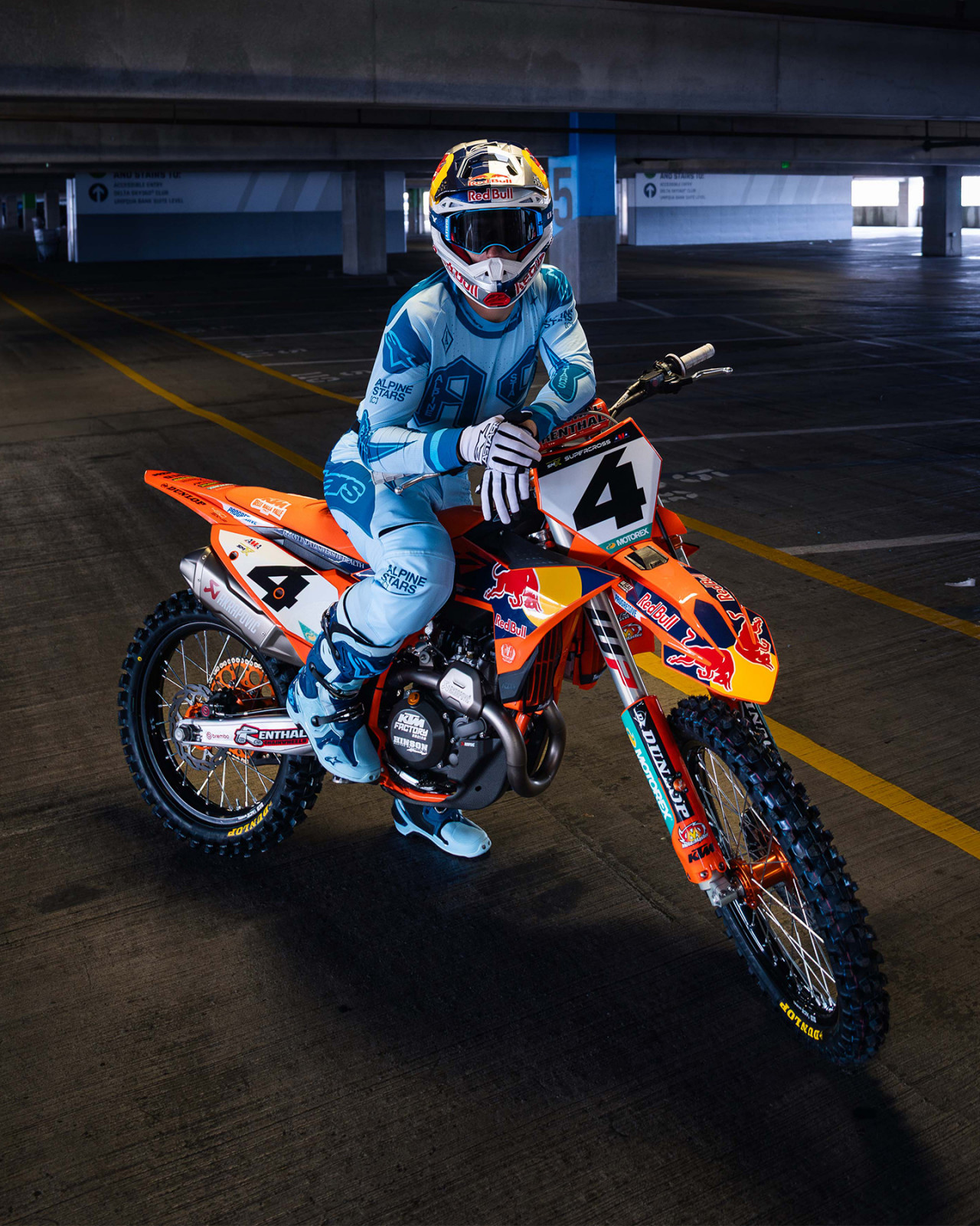 Steeler_LE_1440x1800_8