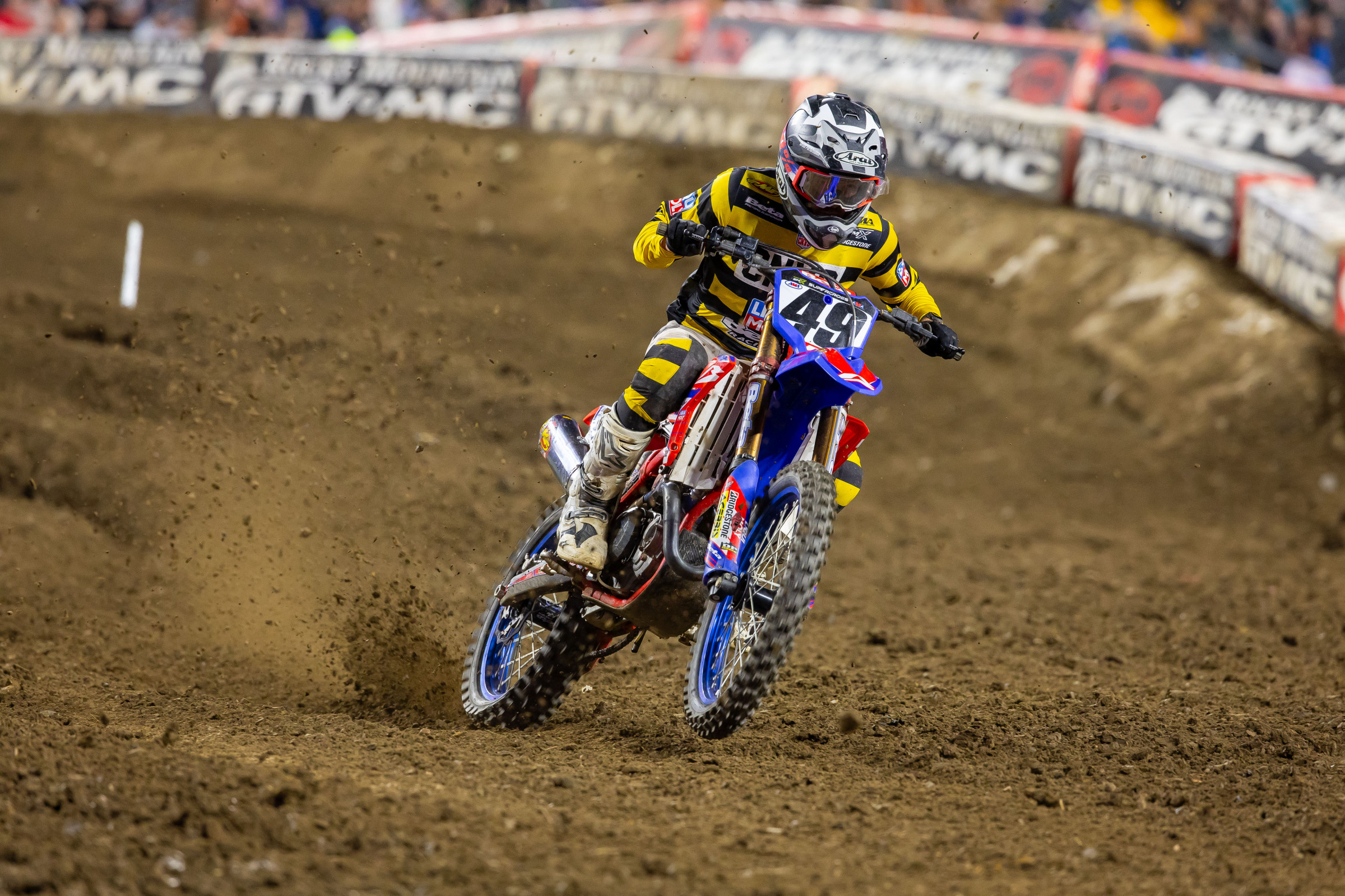 Mitchell Oldenburg Aggravates Pelvis Injury: