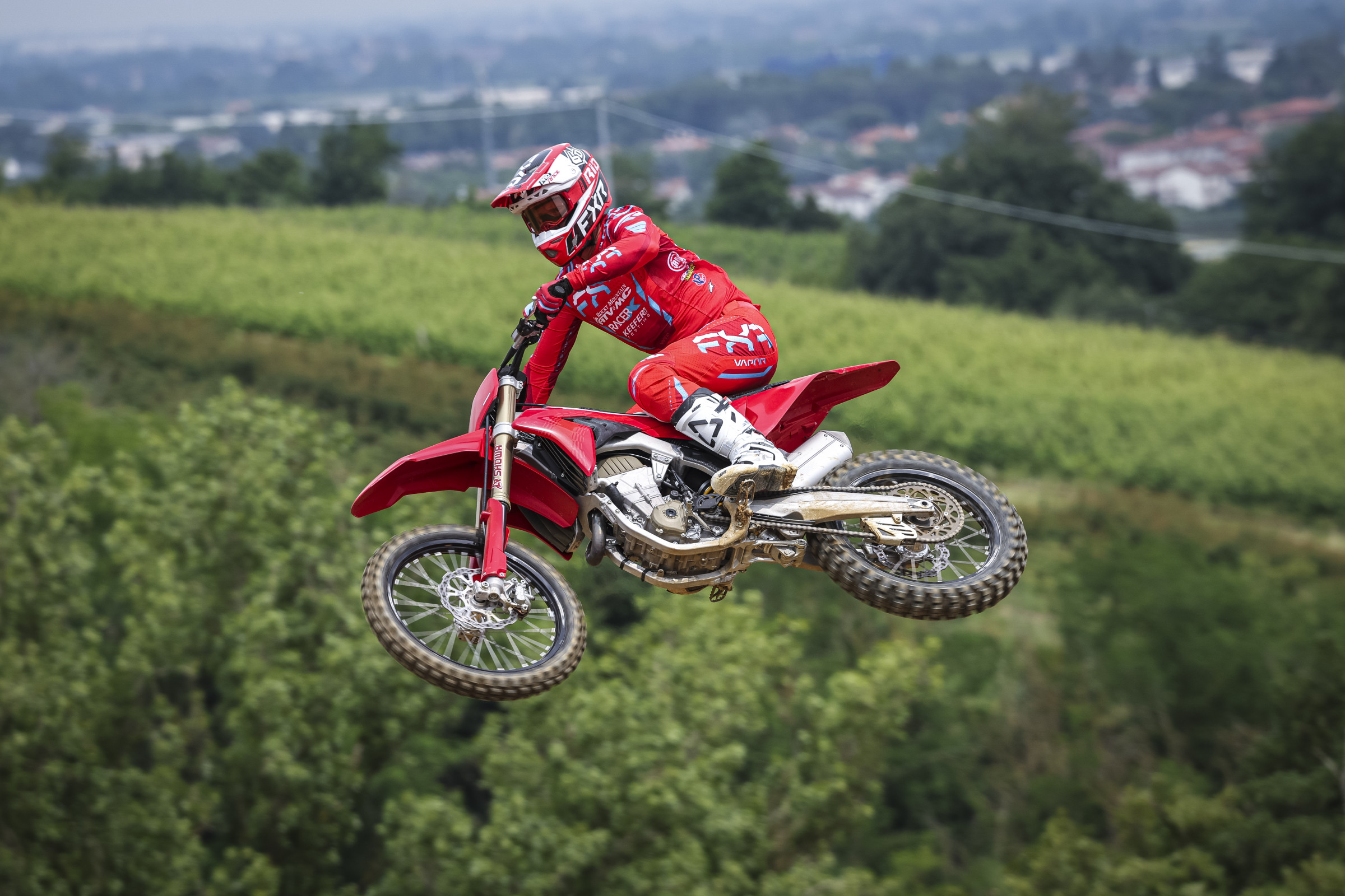 First Ride: All-New 2026 Ducati Desmo450 MX Motocross Model | How Does It Compare to Other 450s?