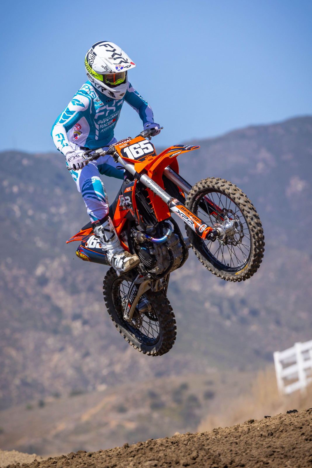 1749651024_49d546c258136227942e