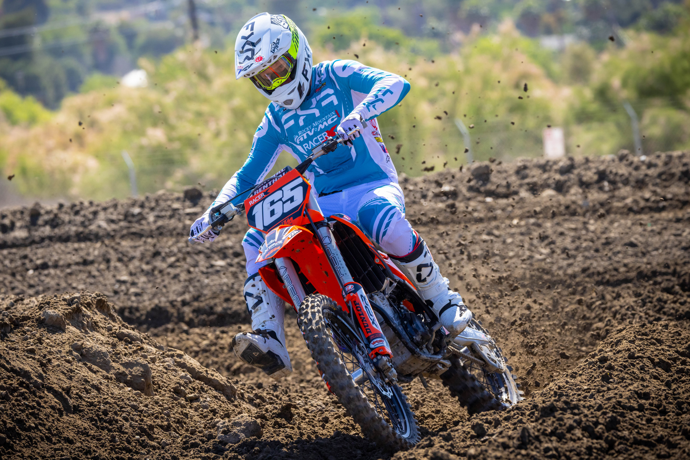 1749651030_e012dc4b7101e166b4d4