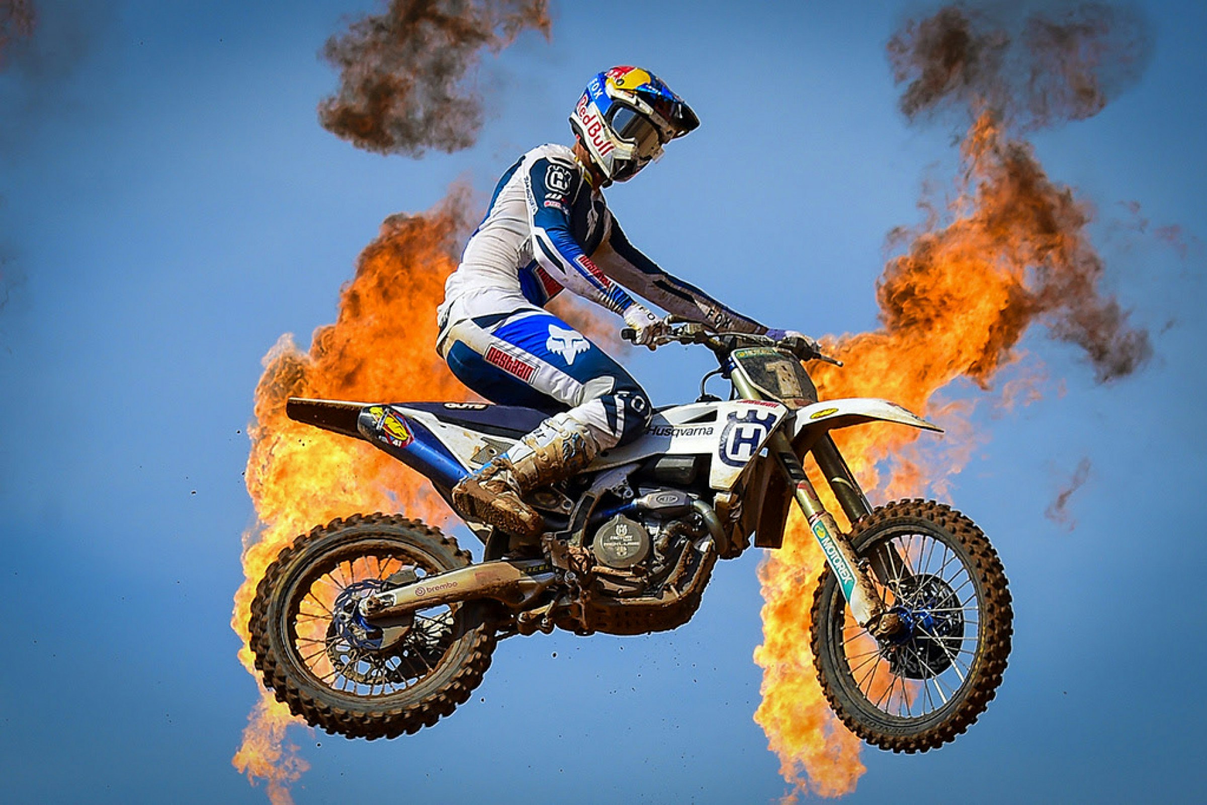 The Hunters Strike First in Australia: Lucas Coenen and Kay de Wolf Take Qualifying Wins at MXGP Finale