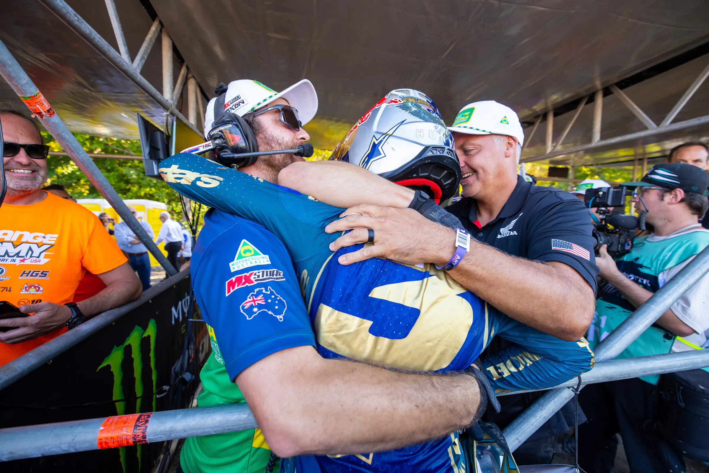 Hunter Lawrence and Team Australia celebrate.
