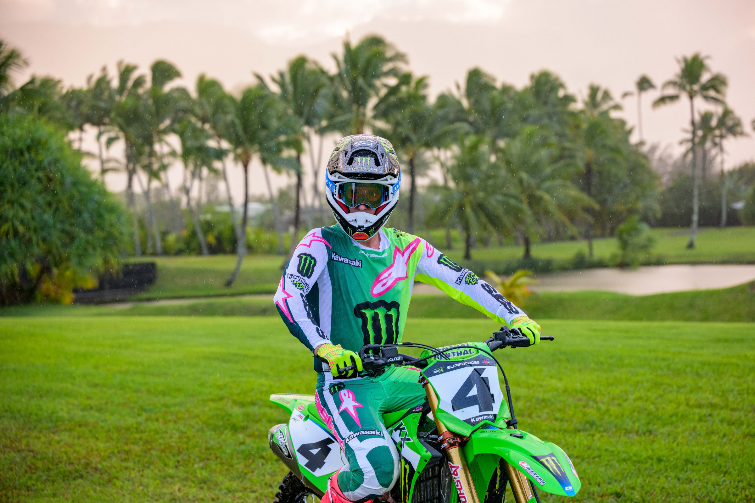 SEXTON_2025_HAWAII_MONSTER_OCTOPI__RJS0450.NEF