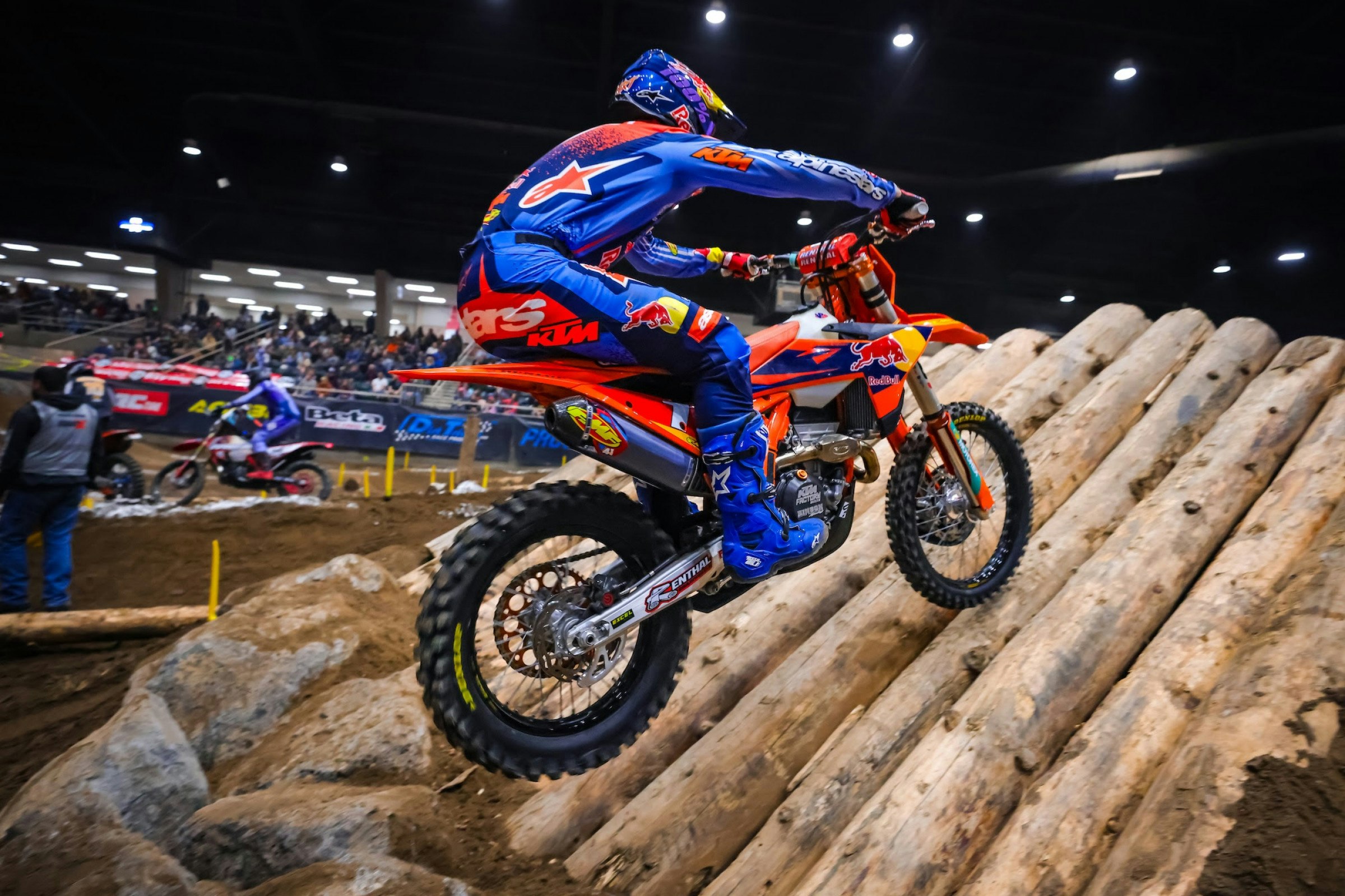 Trystan Hart Extends EnduroCross Winning Streak to Three in Redmond Thriller