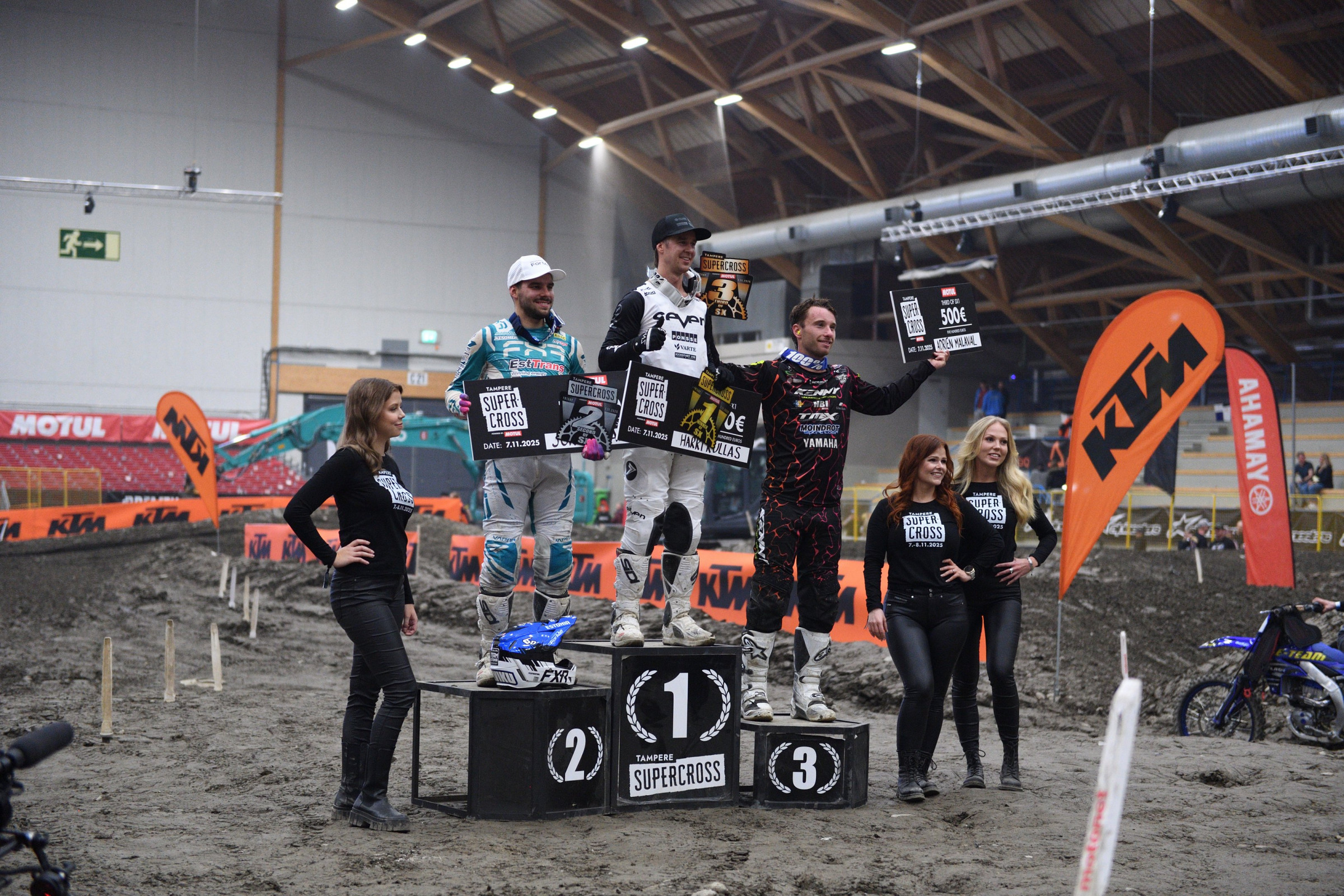 SX1 podium