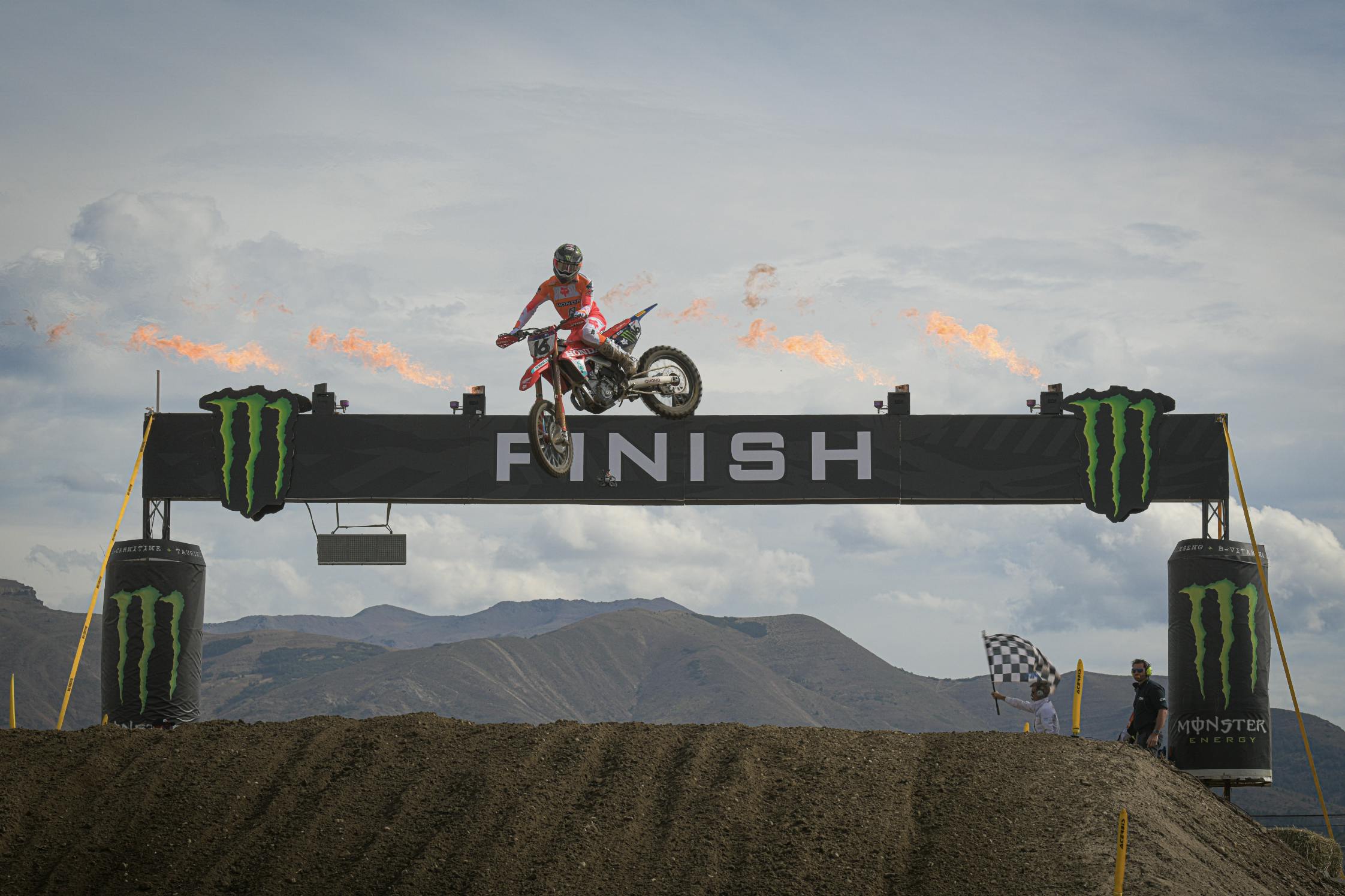 Sacha Coenen (MX2) and Tom Vialle (MXGP) Win MXGP of Argentina Opening Round Qualifying Races