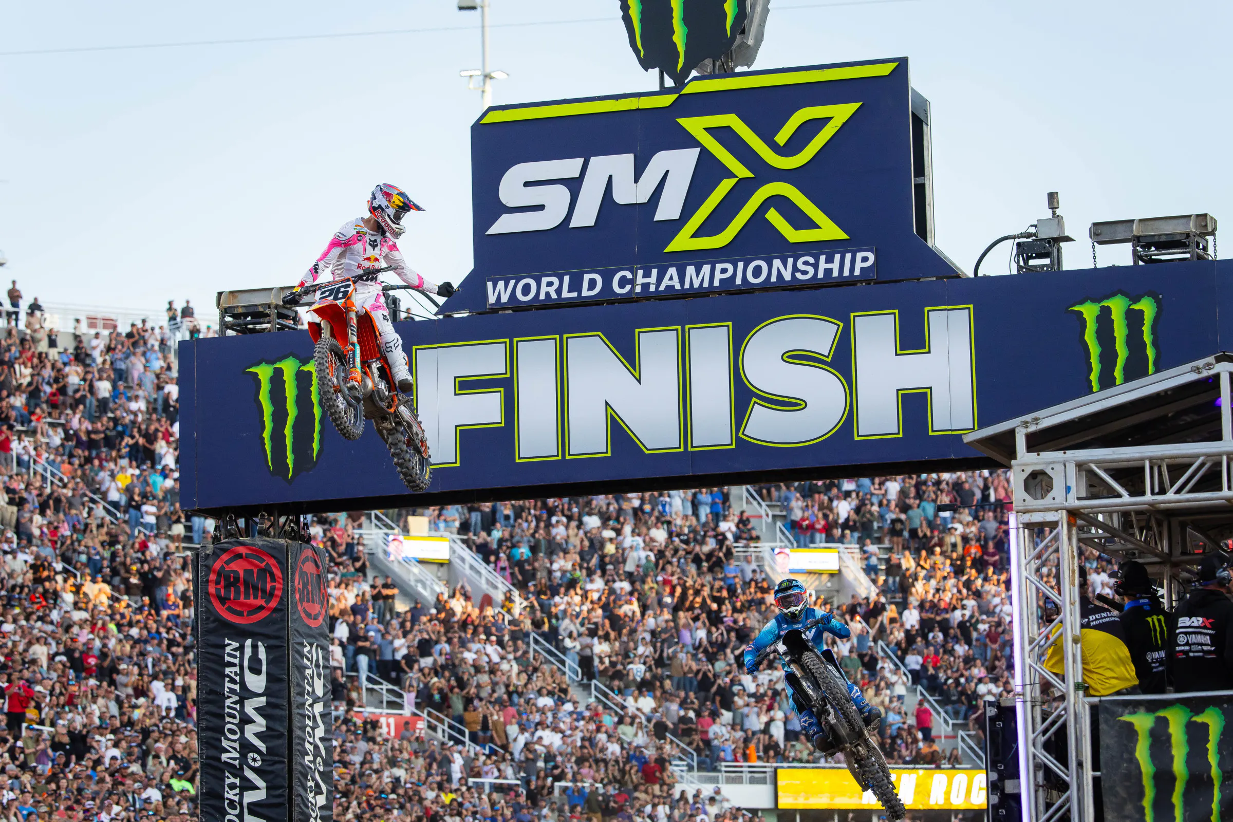 Prado vs Webb at the finish line.