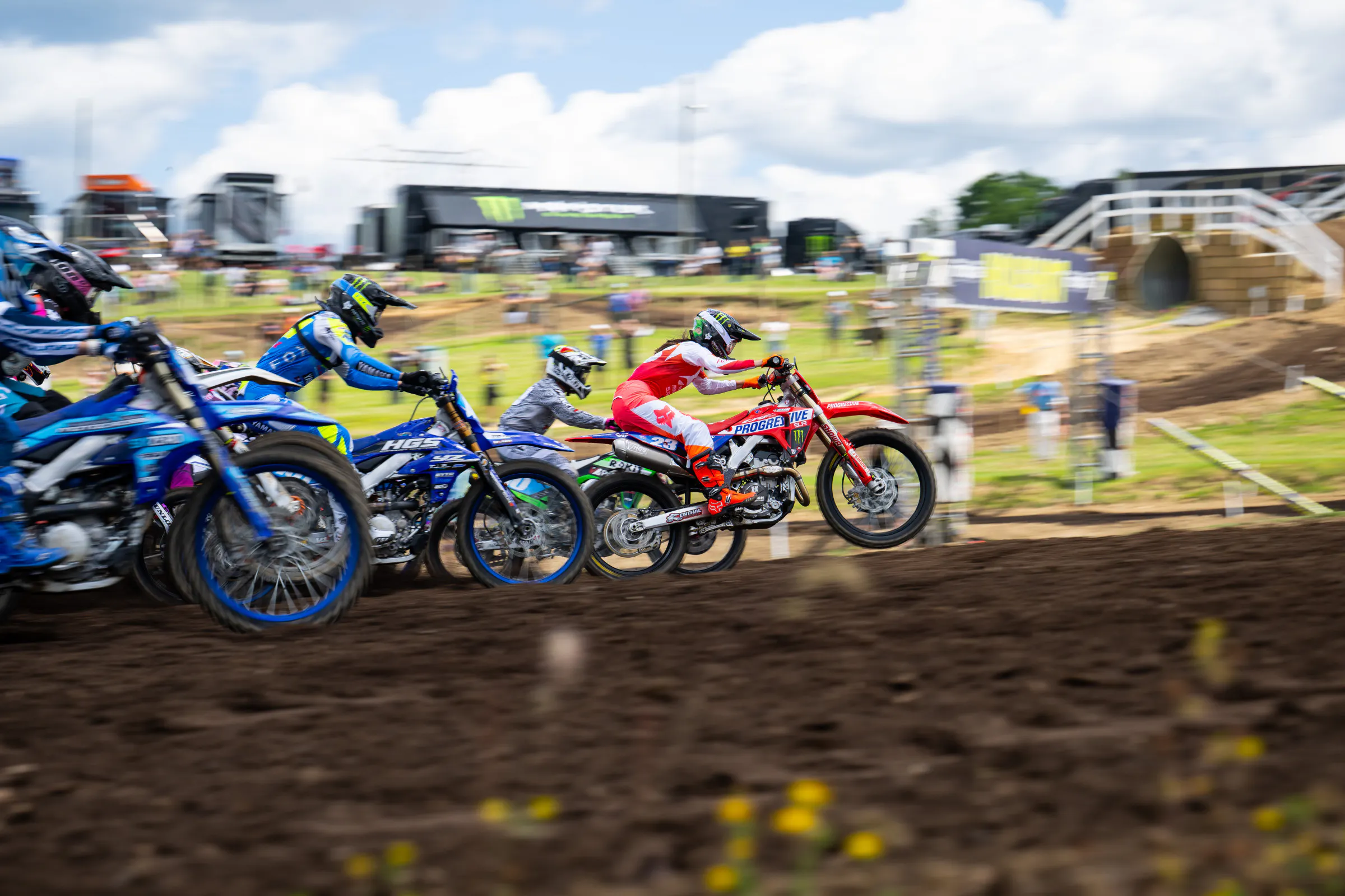 Mayla Herrick grabs the holeshot in her first pro WMX race!