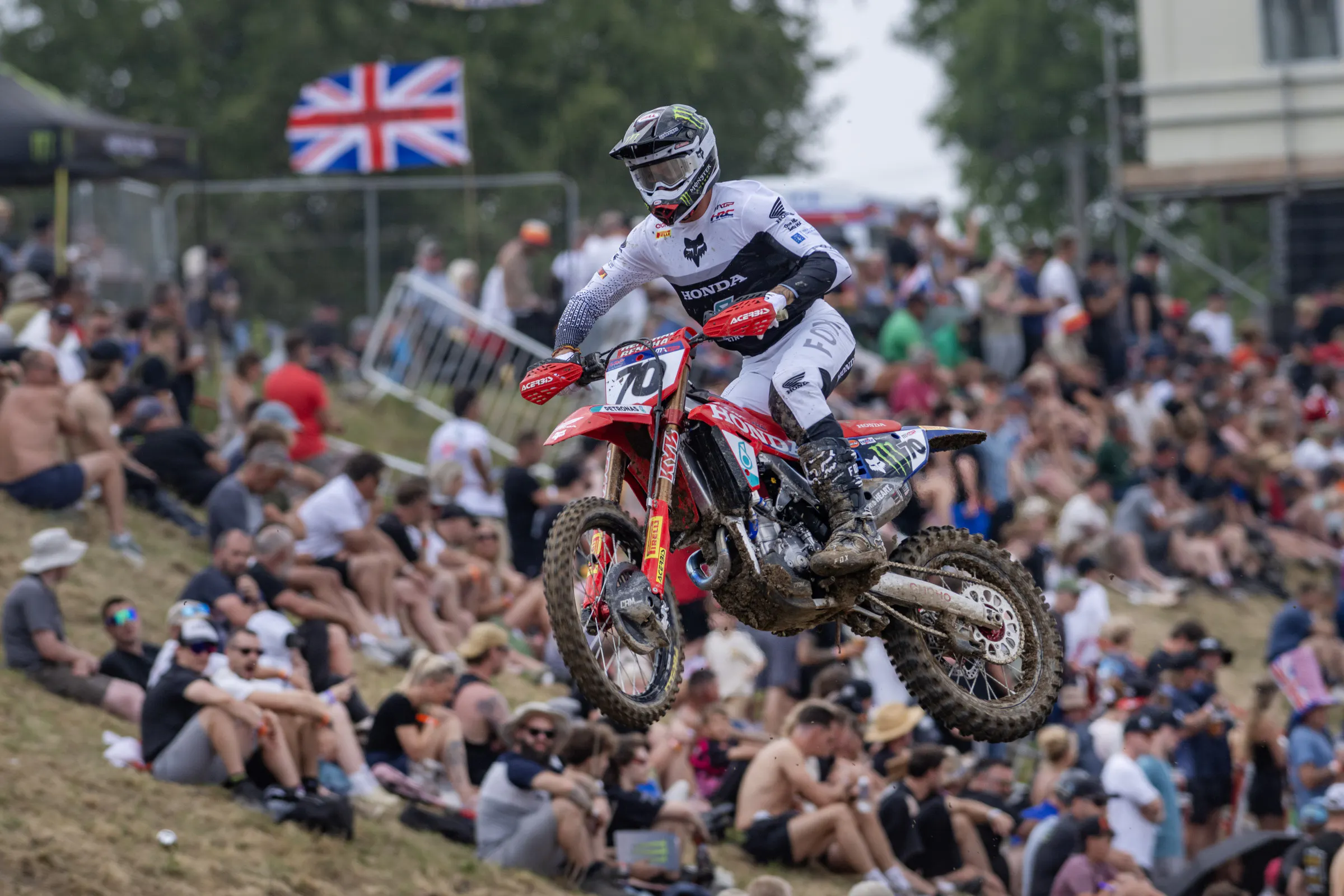 Fernandez (MXGP) and Längenfelder (MX2) Win MXGP of Great Britain Qualifying Races
