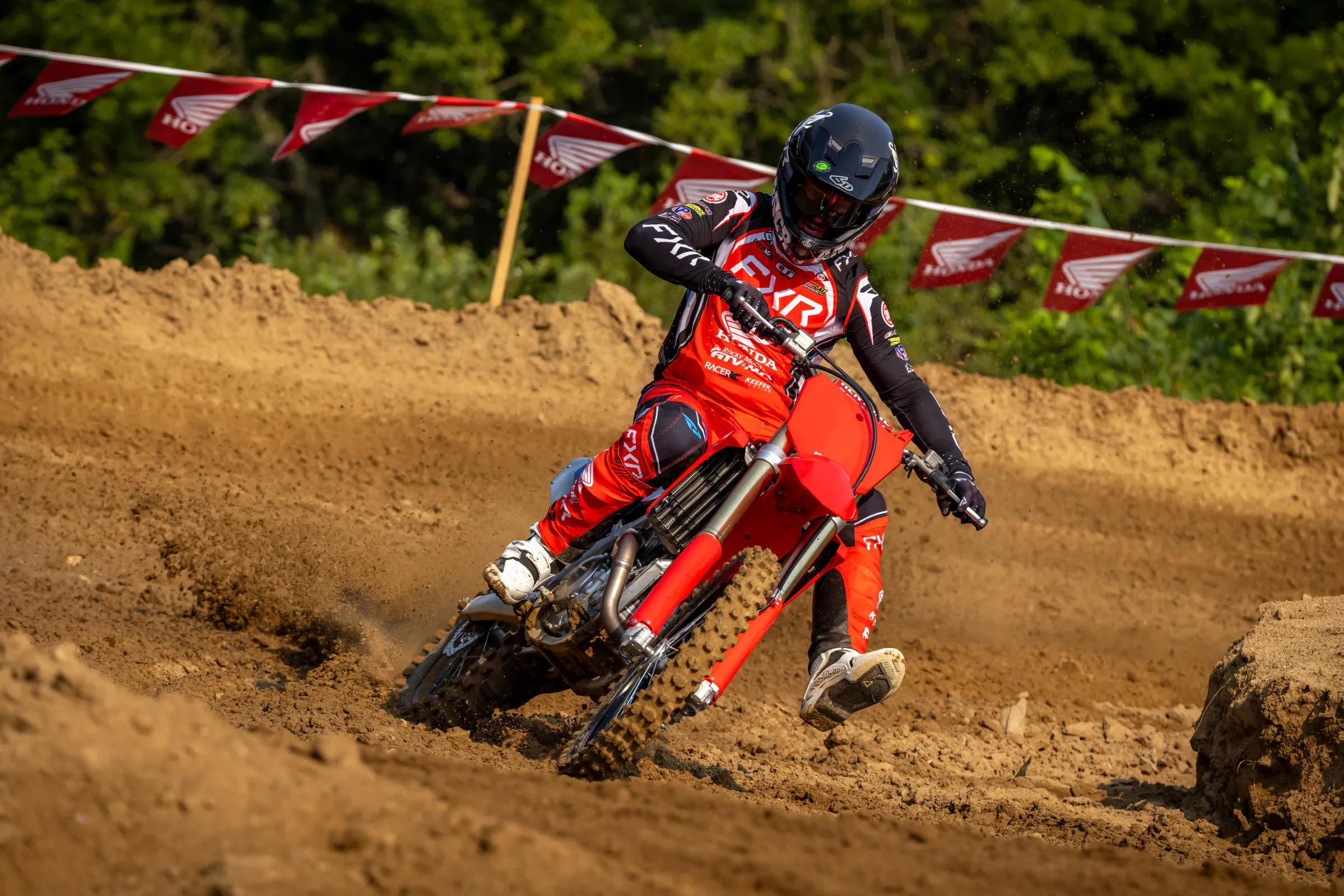 RacerX-2027HondaCRF450R-CudbyPhoto-012