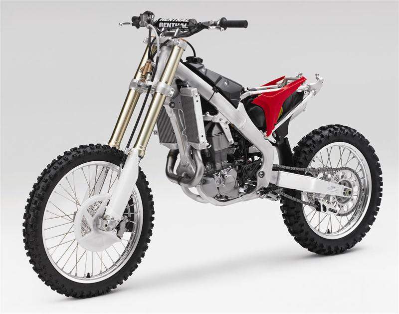 The frame is completely new – the fifth generation of Honda’s twin-spar aluminum frame.