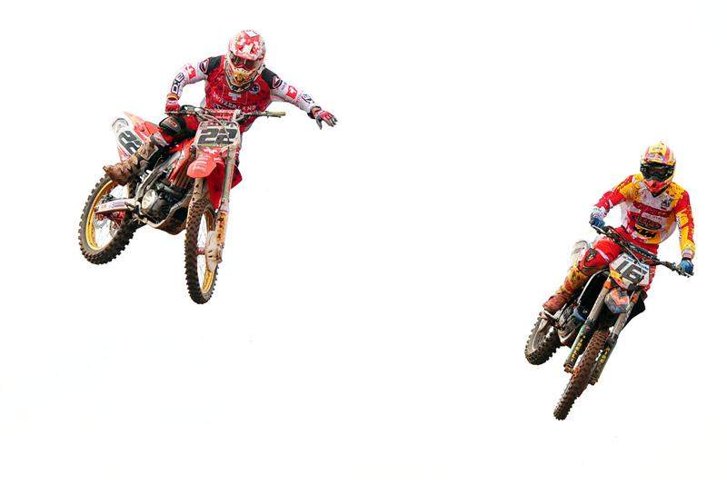 Julien Bill and Jonathan Barragan battled briefly with Bil getting the nod