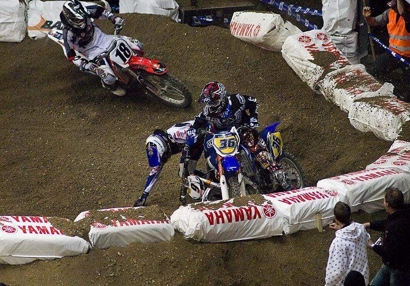 #9 Mike Brown hits the dirt