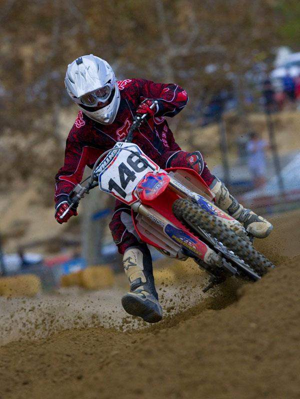 Greg Schnell showed up! He was a front-runner but went down hard in the second moto. Apparently, Schnell is making a comeback in supercross.