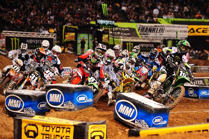 The Lites class got off the line with Jake Weimer (19) leading the field, and Ryan Dungey (10) and the rest of the field giving chase.
