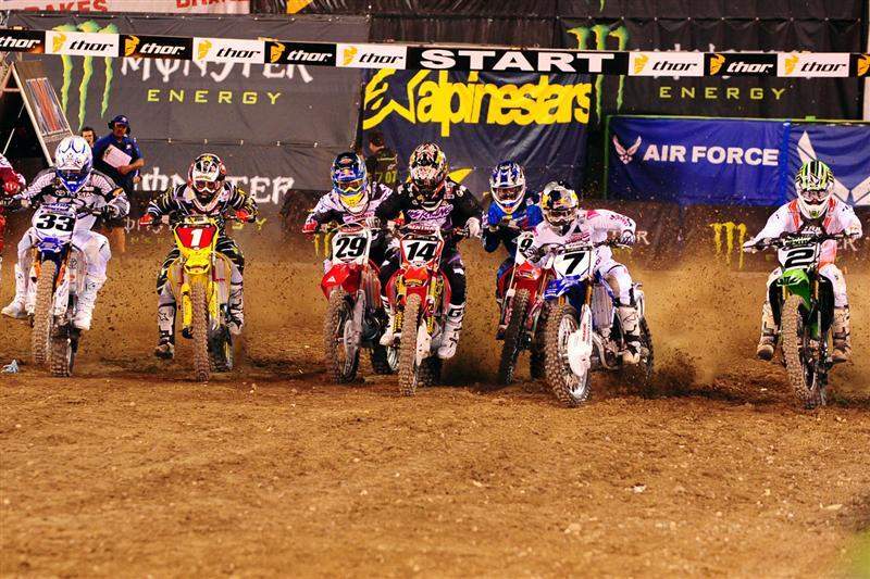 The fans got a great start when neither favorite found the front of this pack off the start