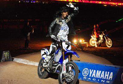 James Bon Jovi in all his glory. Best opening video ever. On the track we saw Stewie with his most dominating ride of the year, I don't think it was a coincidence that it happened when he embraced Jovi.