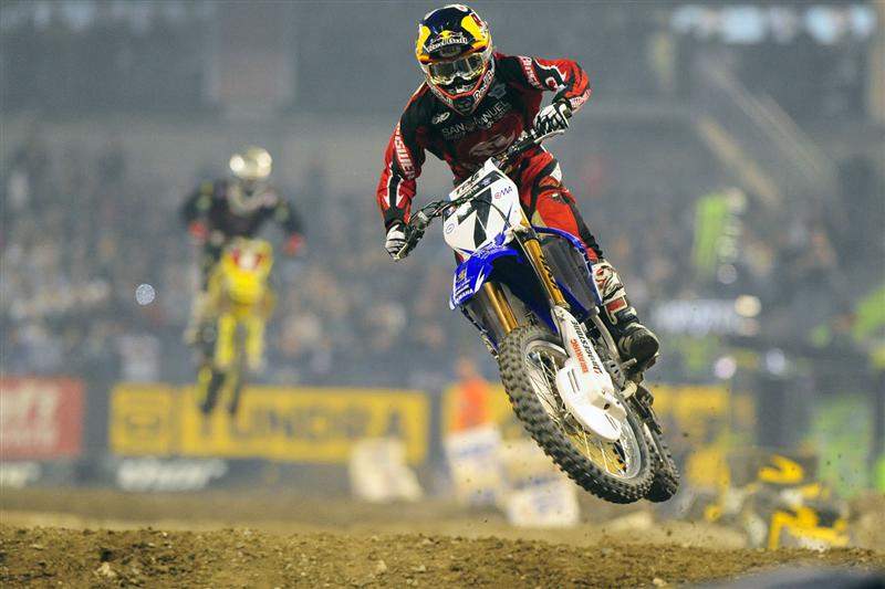 Stewart (7) rode a strong race on the extremely soft and tricky Toronto circuit, pulling away from Reed (1) to win his ninth main event of the year.