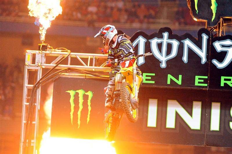 Reed won his third main event of the season, and is now one main-event win away from defending his title - assuming he finishes no worse than second the rest of the year.