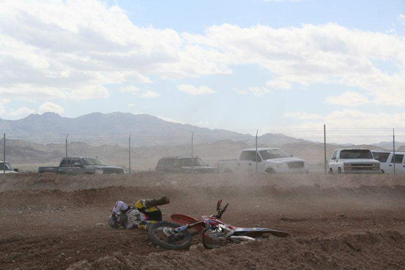 Bonds hit the ground often but came back for 10th with a broken thumb