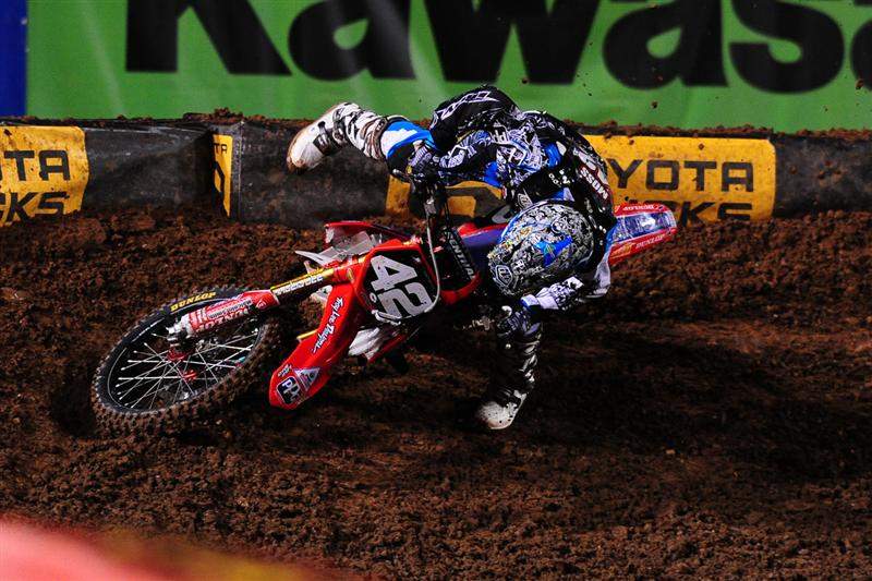 Moss crashed out of the lead on lap eight of the main event.