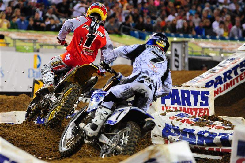 Reed (1) and Stewart (7) were this close for much of the first 14 laps.