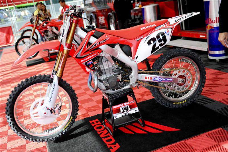 Andrew Short's CRF450R. Check out his header pipe, then look at the next photo.