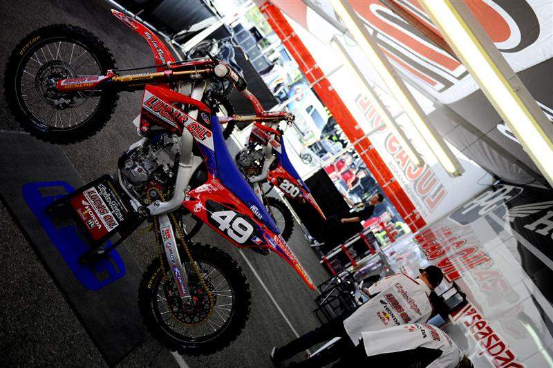 Wil Hahn's TLD/Lucas Oil Honda CRF250R.