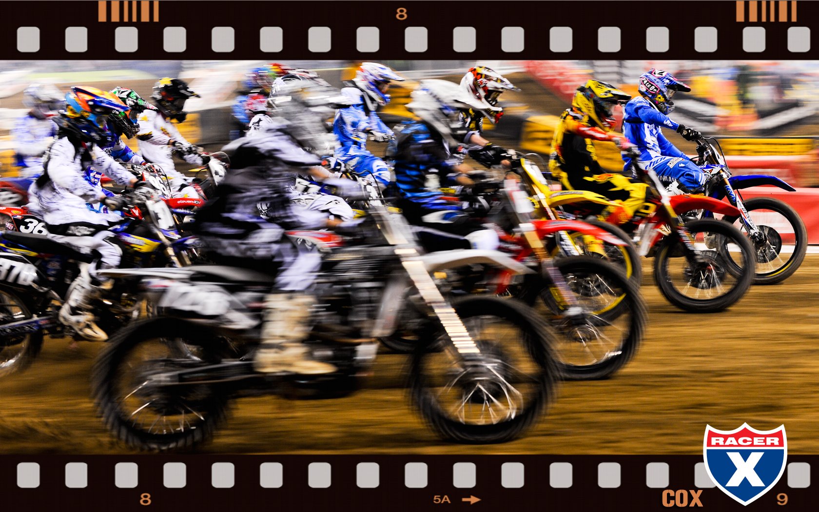 Nico Izzi grabbing his heat-race holeshot.