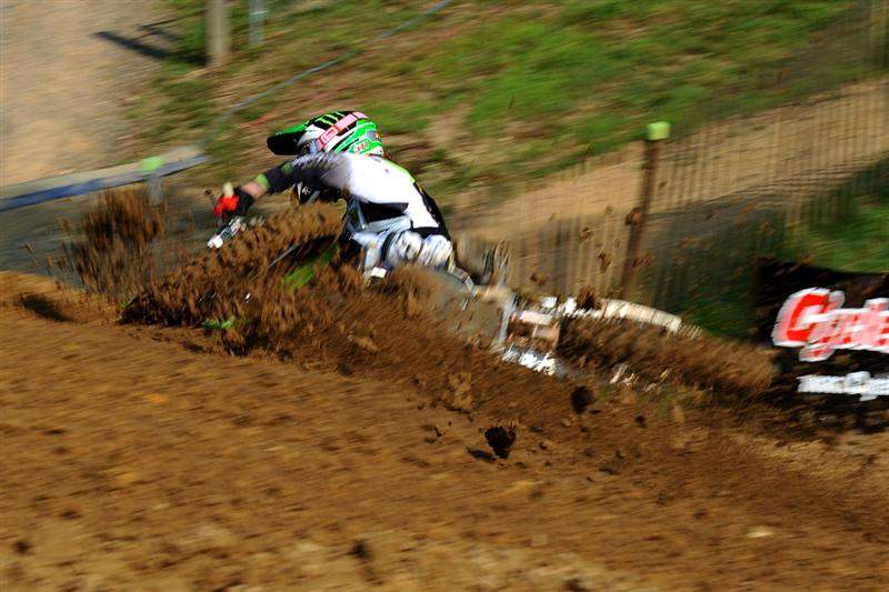 Another guy who went down pretty hard was Christophe Pourcel. He was still fastest in 250cc qualifying with a 1:59.948, though. This is the first shot of a sequence.